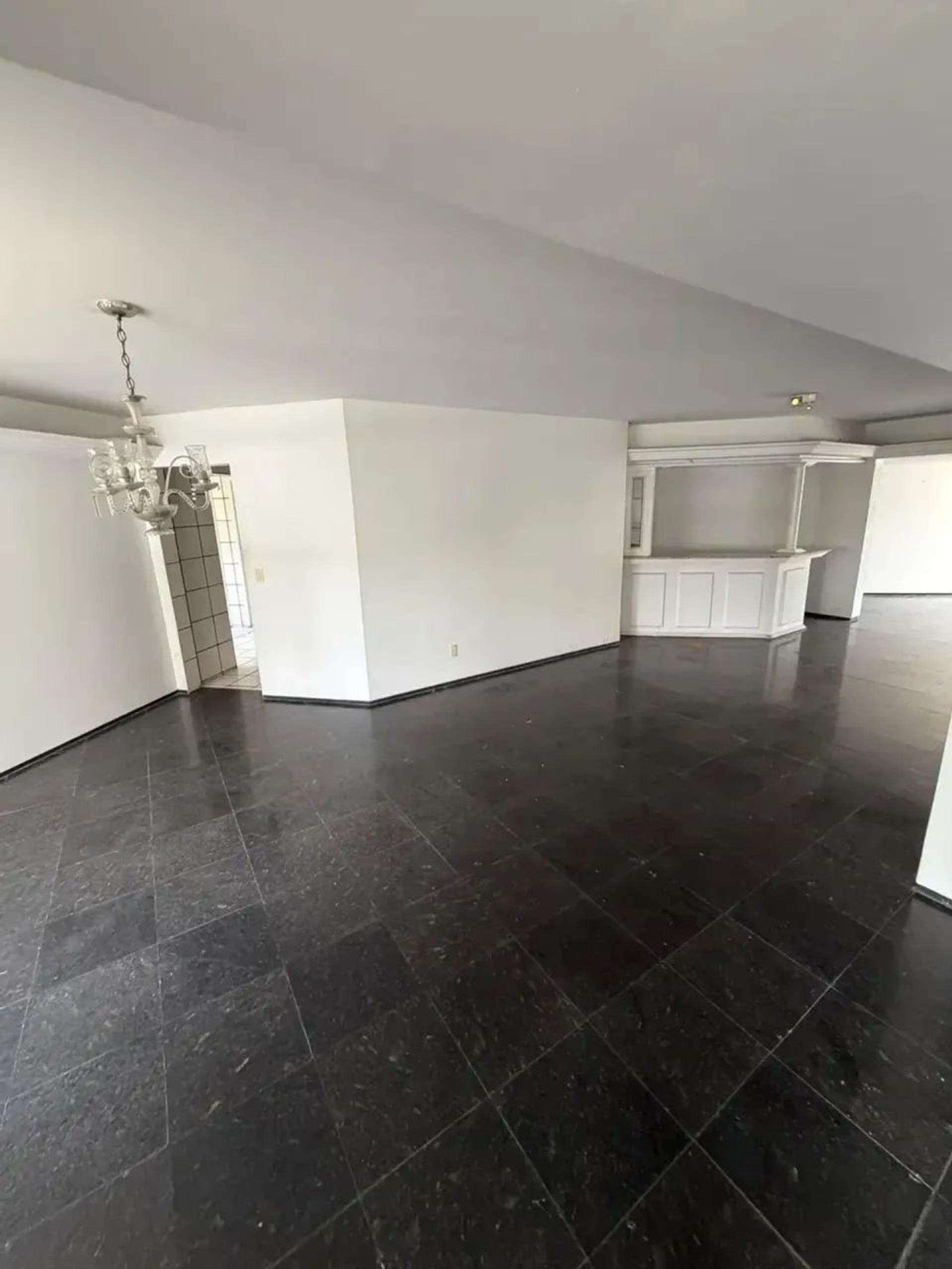Apartamento À Venda No Meireles