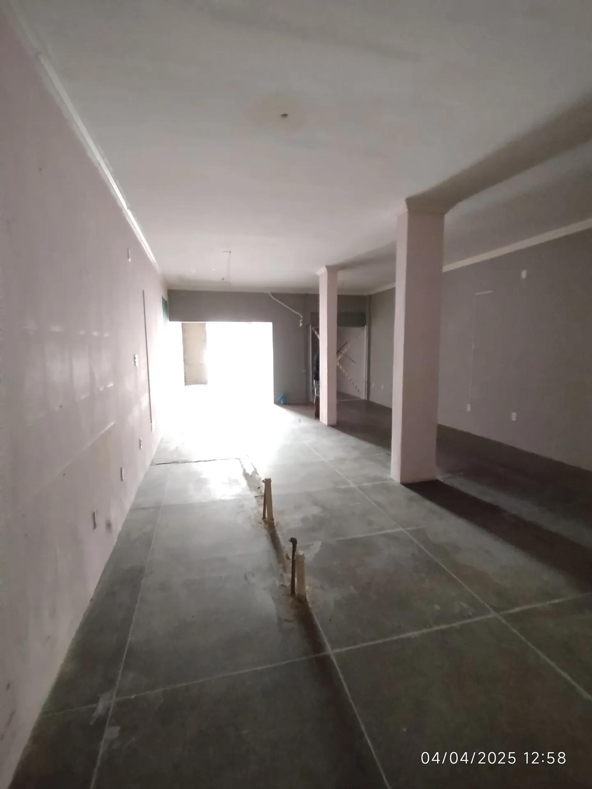Ponto Comercial na Avenida João Pessoa, Couto Fernandes em Fortaleza, por R$ 2.100/Mês - Viva Real