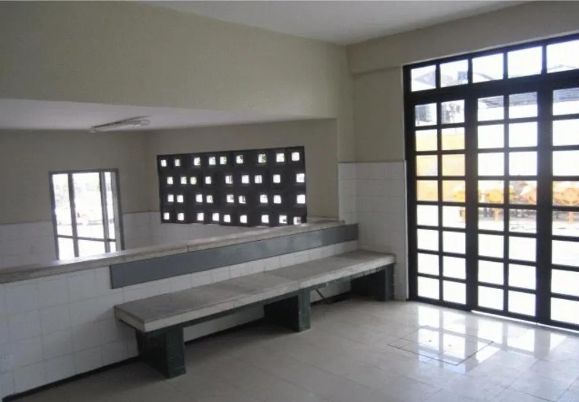 Prédio Comercial na Avenida General Osório de Paiva, 2, Parangaba em Fortaleza, por R$ 40.000/Mês - Viva Real