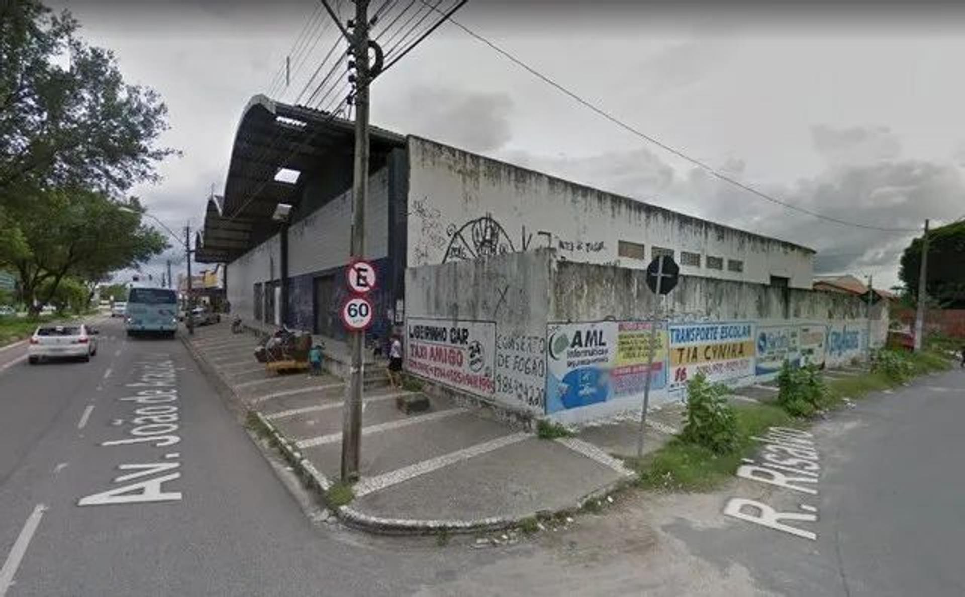 Aluga-se Galpão no Bairro José Walter