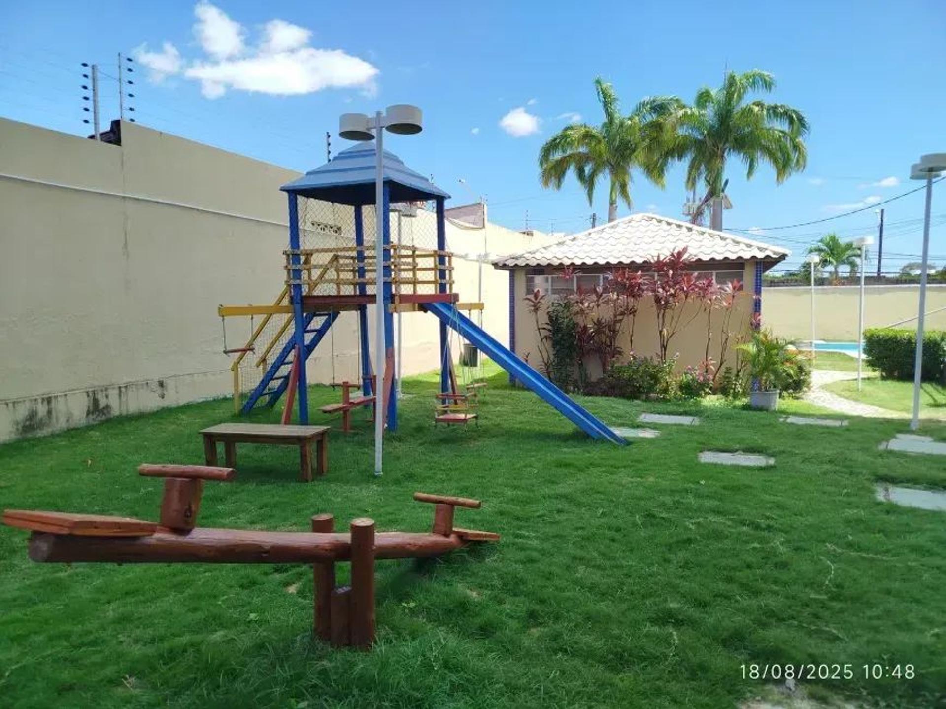 Aluga-SE Apartamento DE 03 Quartos NO PassarÉ Andar Alto