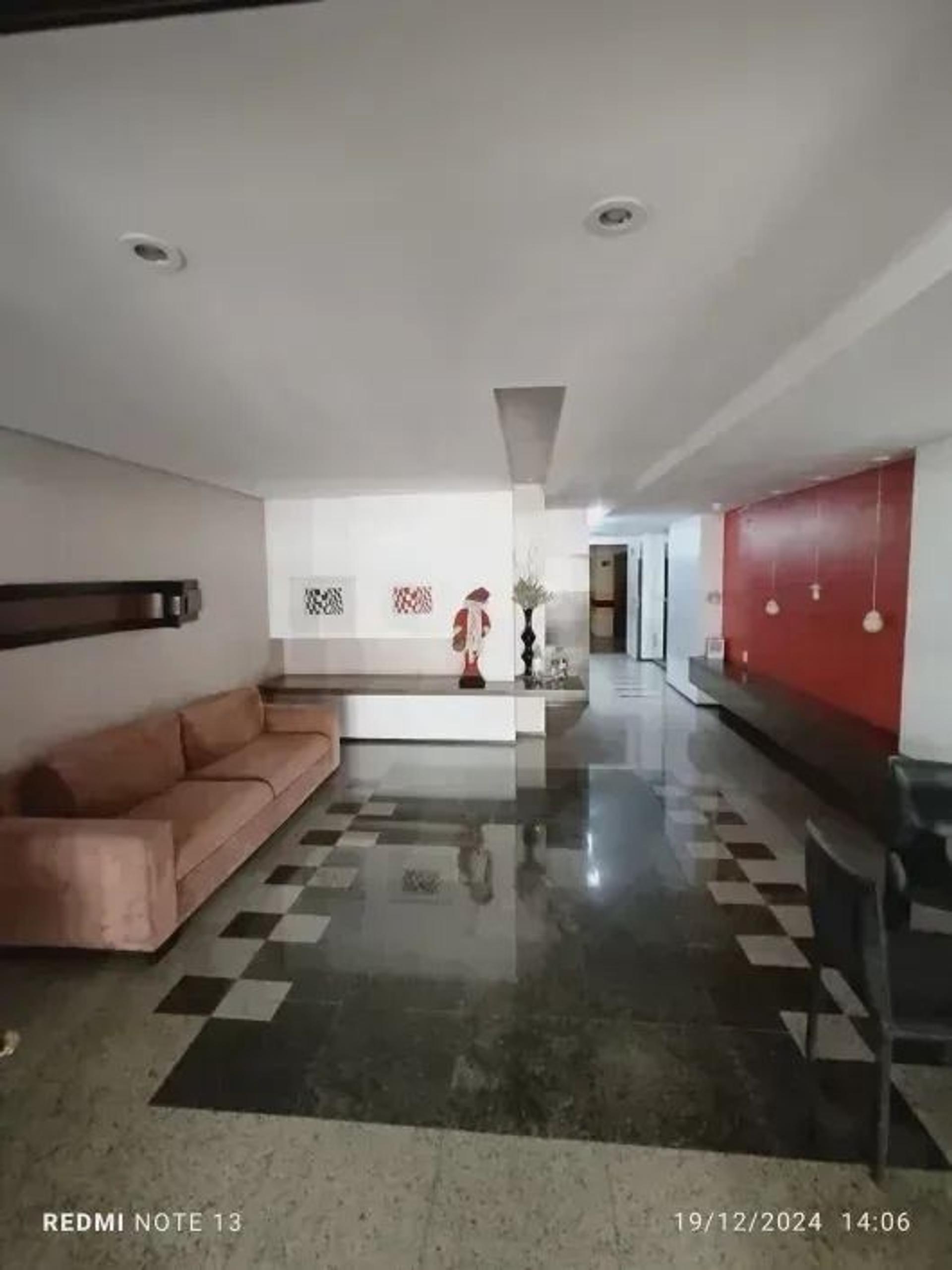 Imobiliaria Iguatu Trás UM Apartamento NO Bairro Meireles