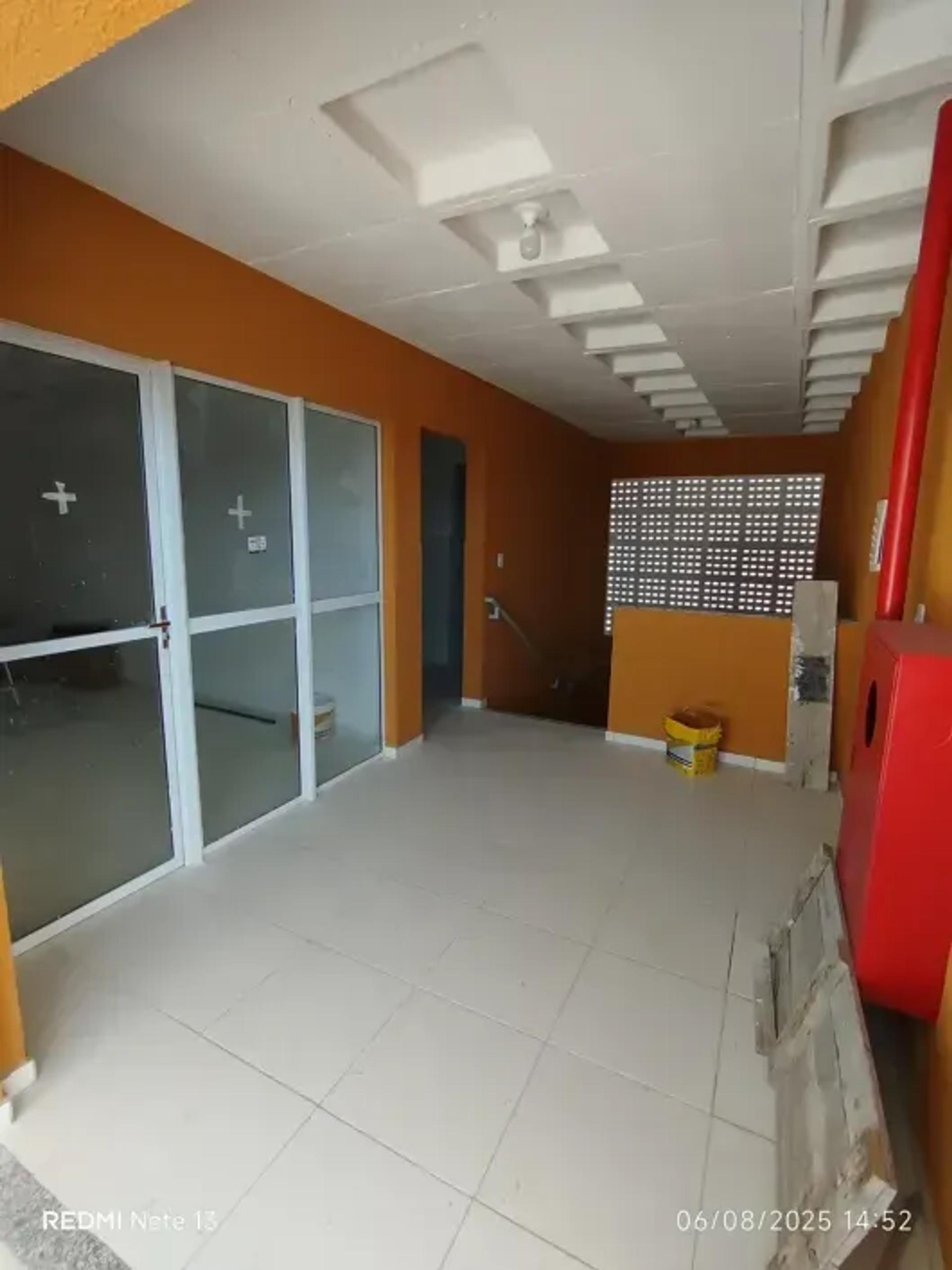 Ponto Comercial na Avenida General Osório de Paiva, Siqueira em Fortaleza, por R$ 1.200/Mês - Viva Real