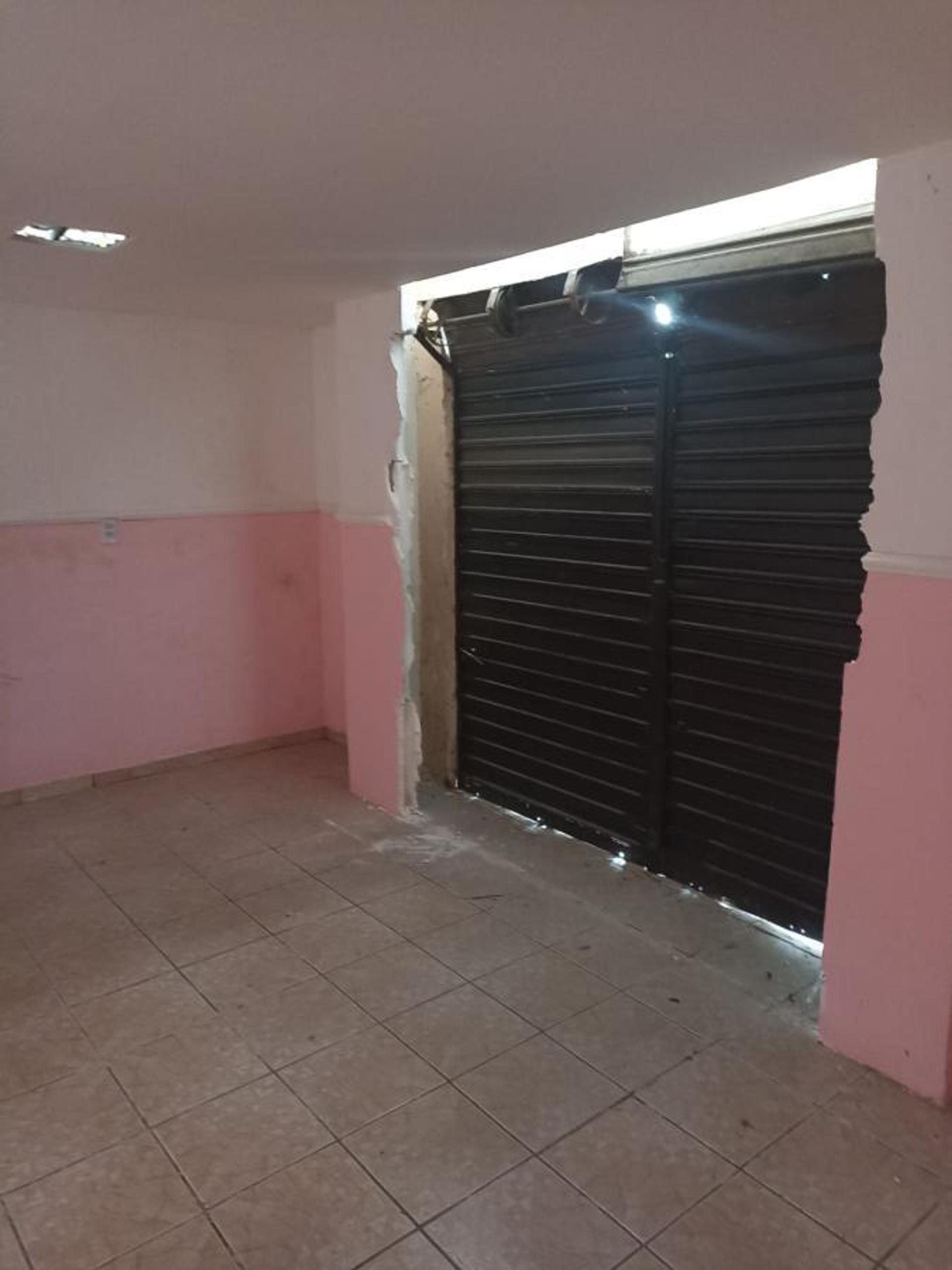 Casa Comercial para Venda, em Fortaleza, bairro Itapery - foto 8