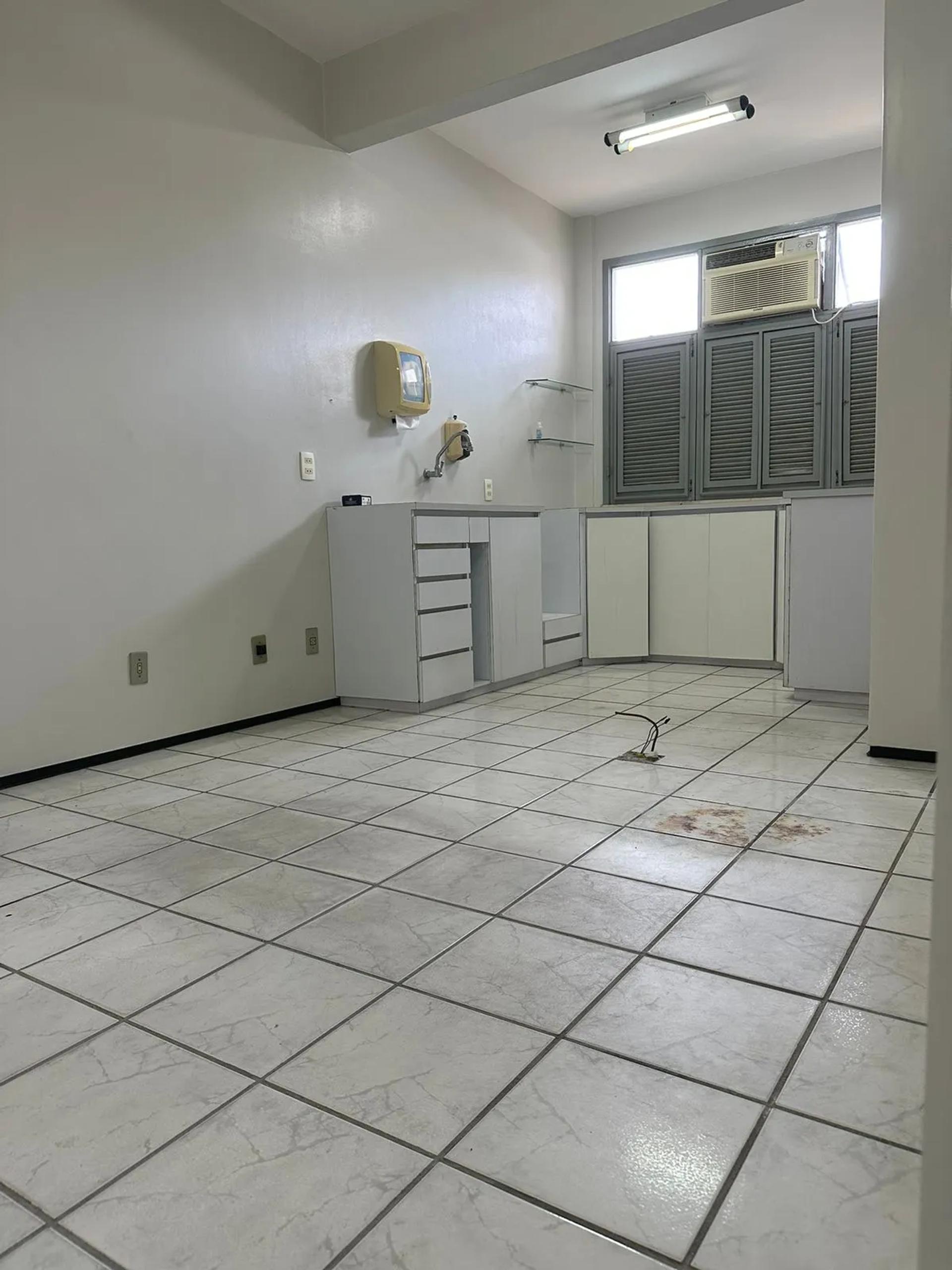 Kitnet na Rua Bárbara de Alencar, 540, Centro em Fortaleza, por R$ 850/Mês - Viva Real