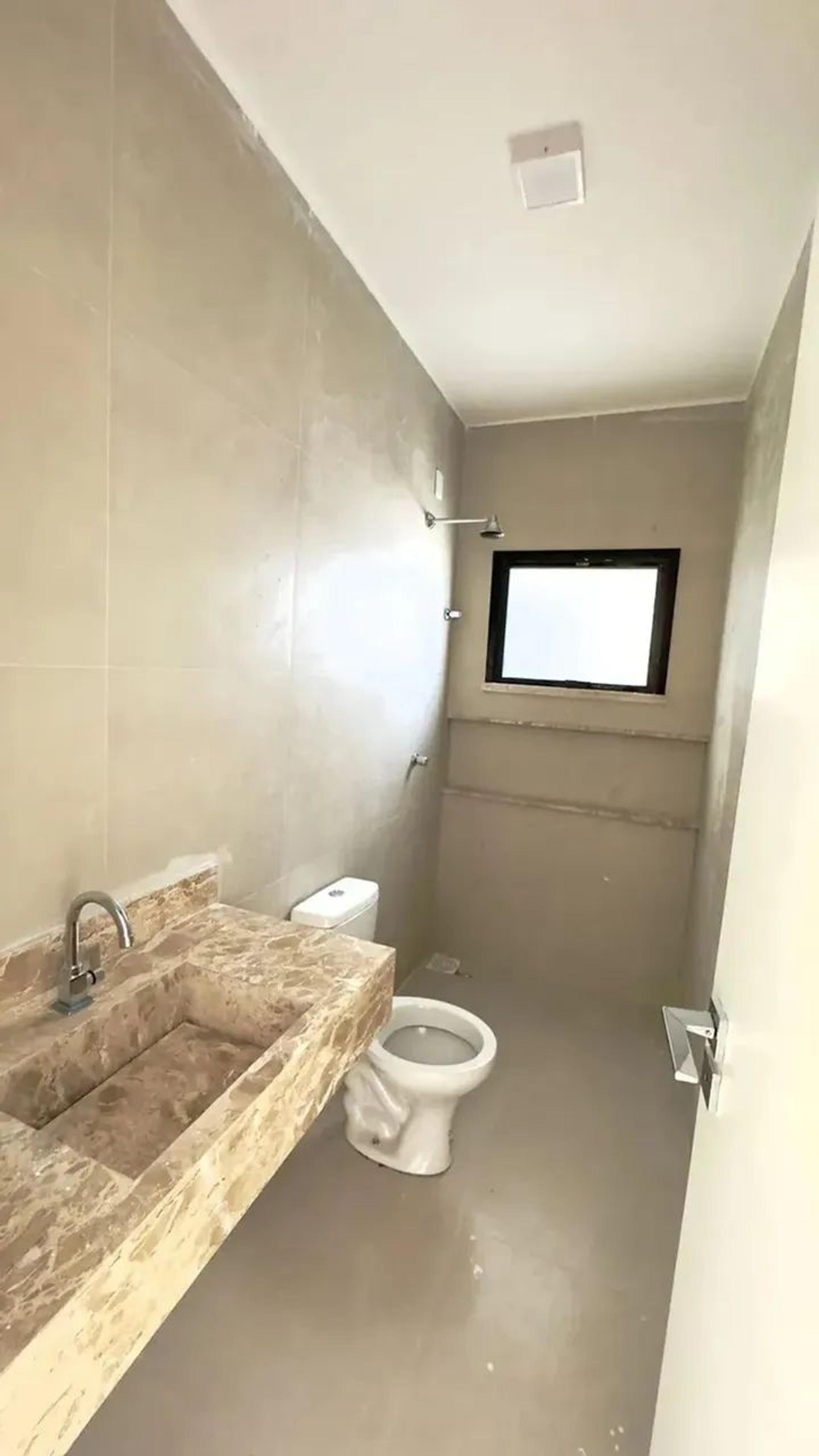 Casa Plana E Solta NA Urucunema NO Eusébio