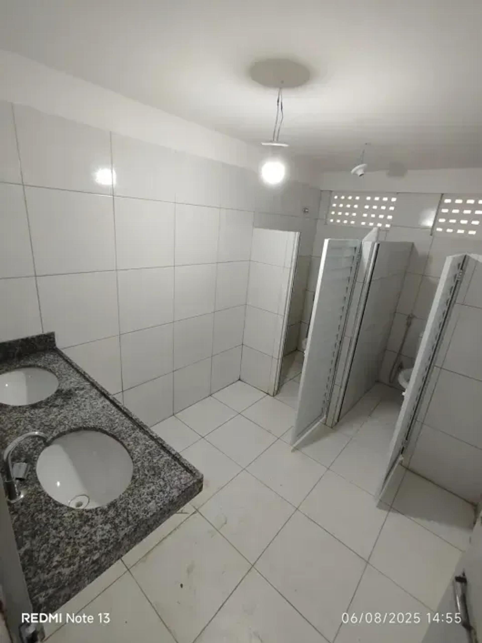 Ponto Comercial na Avenida General Osório de Paiva, Siqueira em Fortaleza, por R$ 1.200/Mês - Viva Real