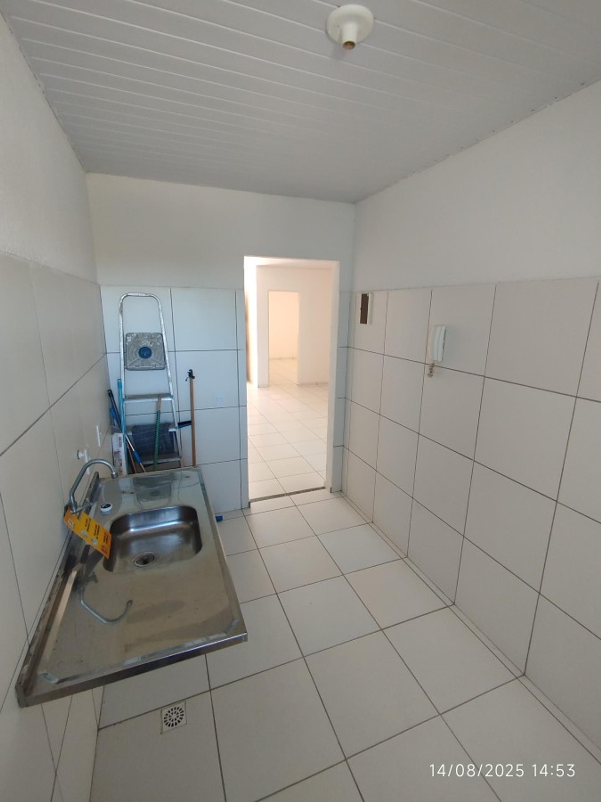 Apartamento para Venda, em Caucaia, bairro Guajiru, 2 dormitórios, 1 banheiro, 1 suíte, 1 vaga - foto 32