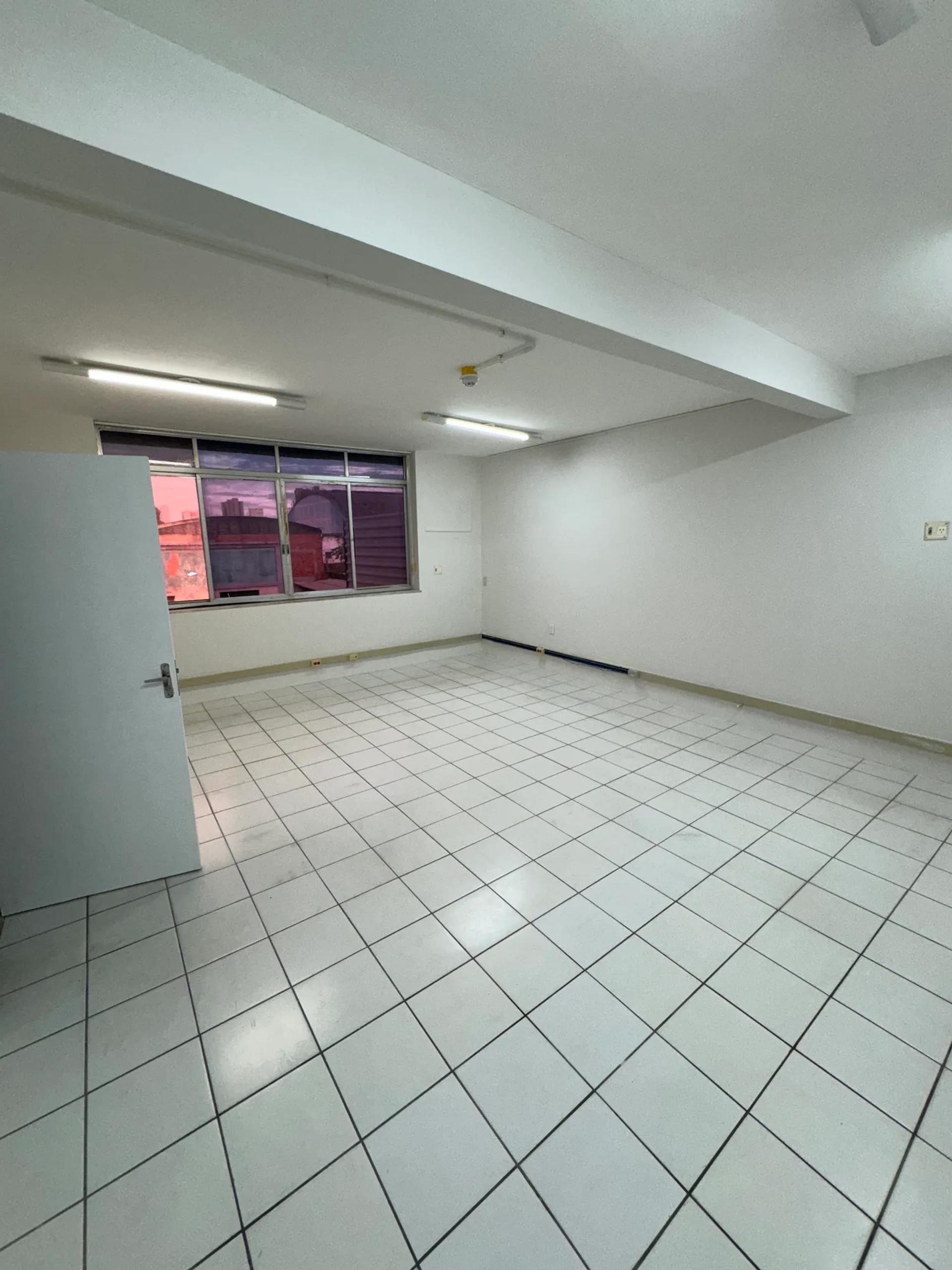 Prédio Comercial na Rua Barão de Aratanha, 100, Centro em Fortaleza, por R$ 50.000/Mês - Viva Real