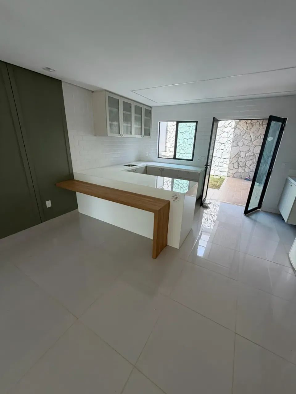 Casa À Venda No Eusébio Em Condomínio