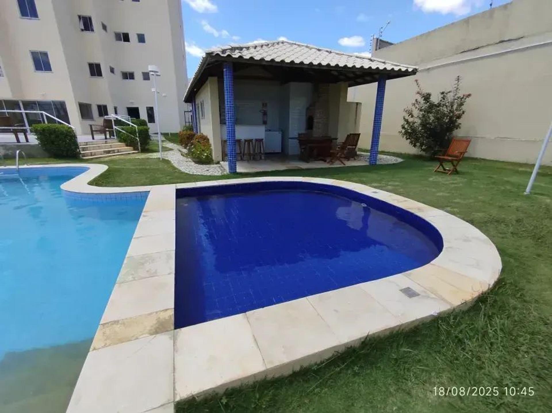 Aluga-SE Apartamento DE 03 Quartos NO PassarÉ Andar Alto