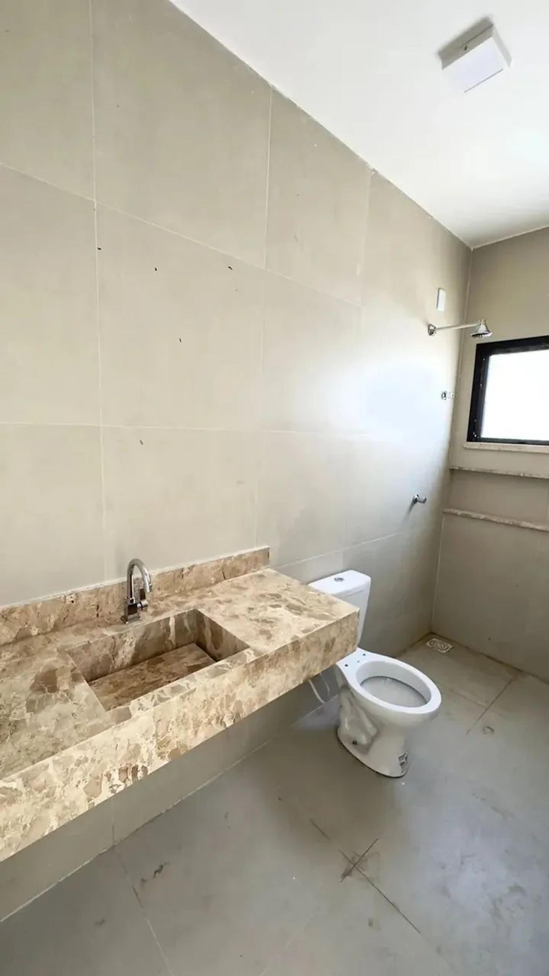 Casa Plana E Solta NA Urucunema NO Eusébio