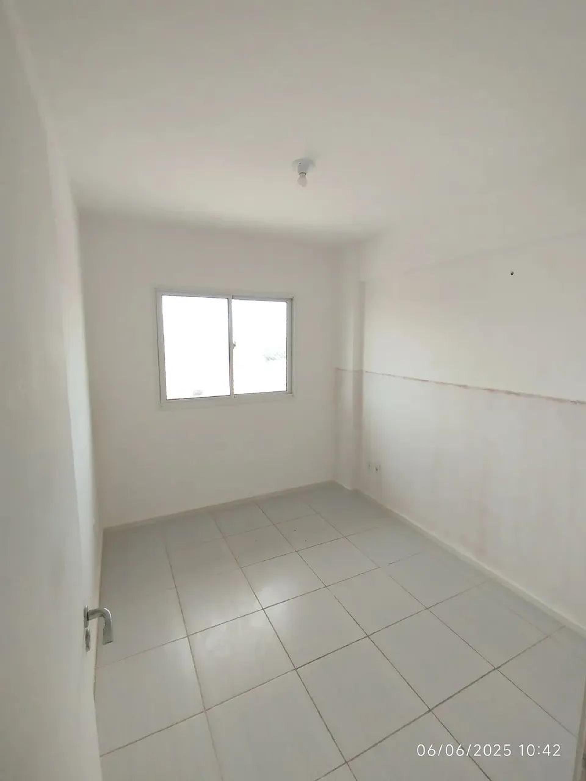 Vende-SE Apartamento Com Pisicna E Projetado Com Elevador Nas Cajazeiras EM Fortaleza CearÁ