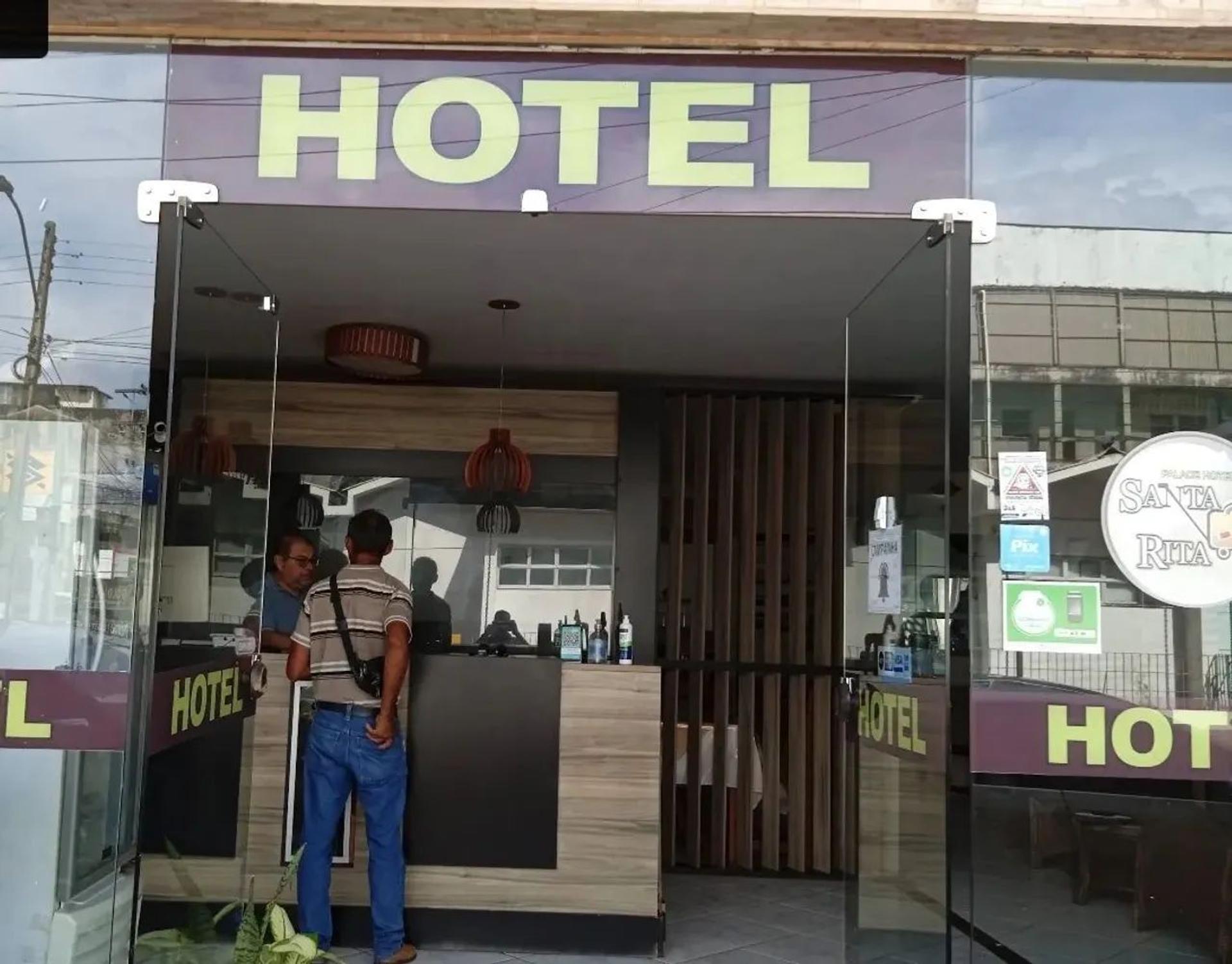 Vende-SE Hotel Compelto Com Vista AO Rio Tapajós NA Cidade DE Itaituba - ParÁ
