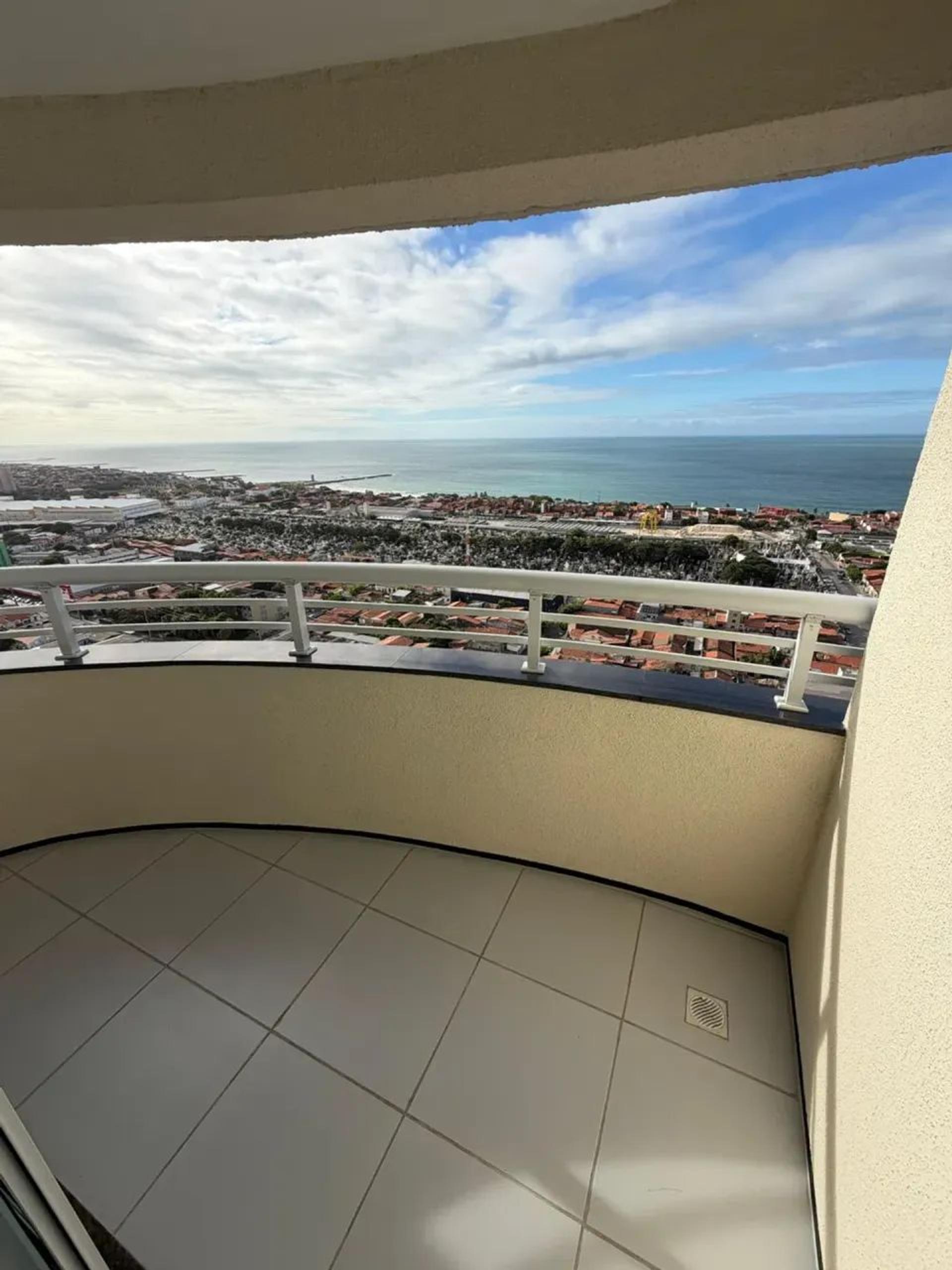 Apartamento à Venda No Ed. Cidade Andar Alto