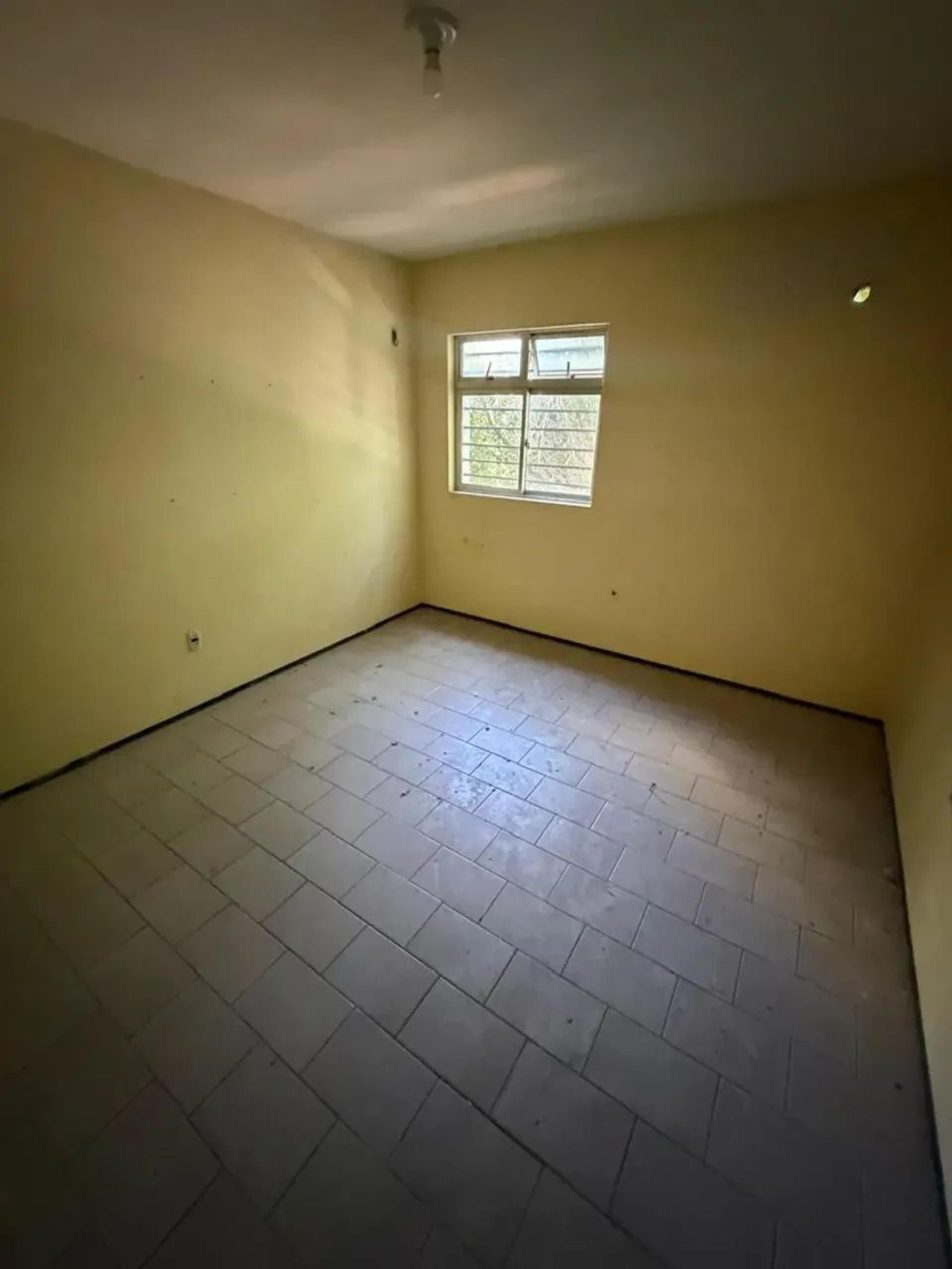 Imóvel Comercial De Esquina à Venda No Bairro de Fátima