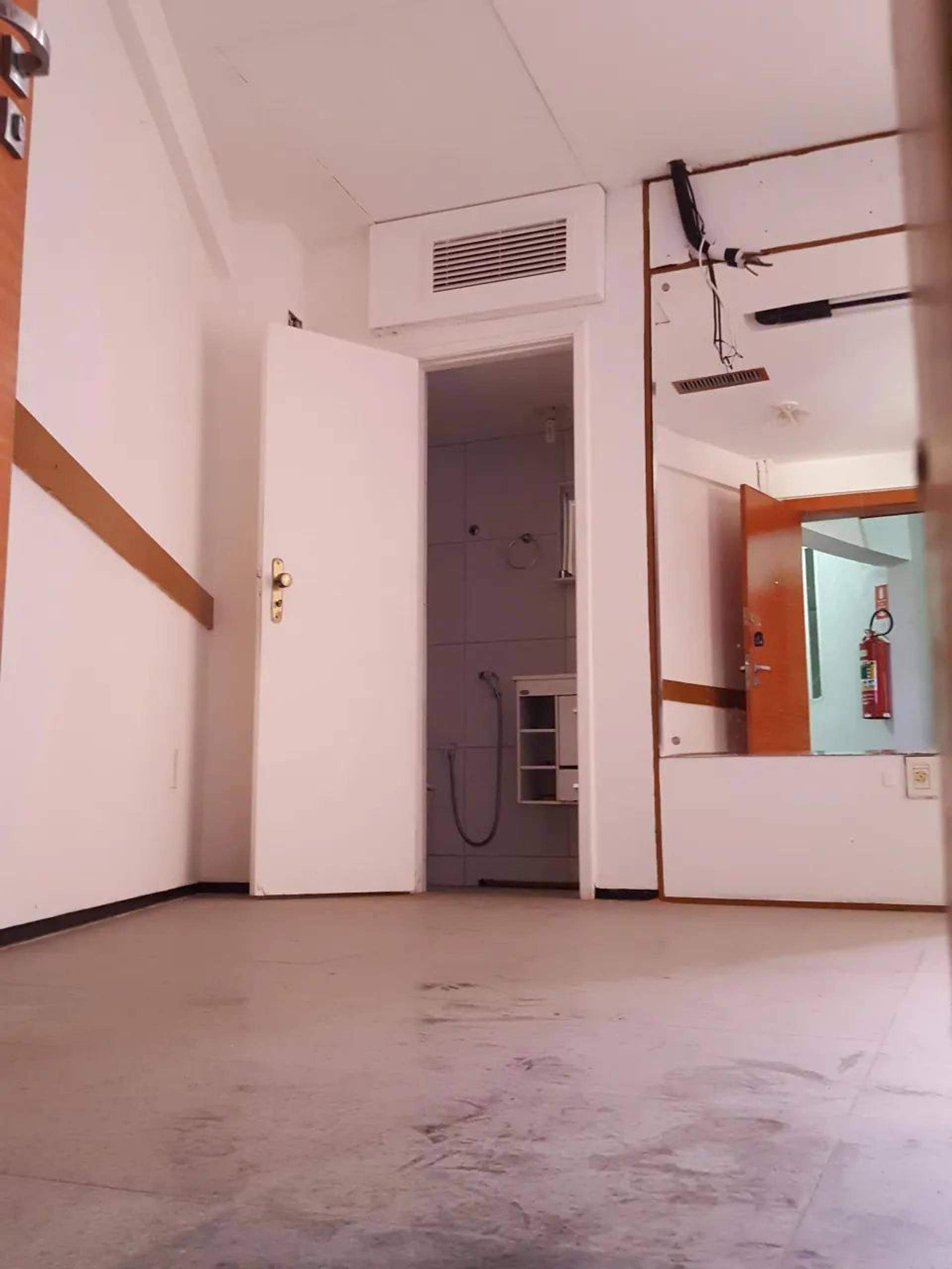 Vende-SE Sala Comercial NO Dionísio Torres Com 34M²