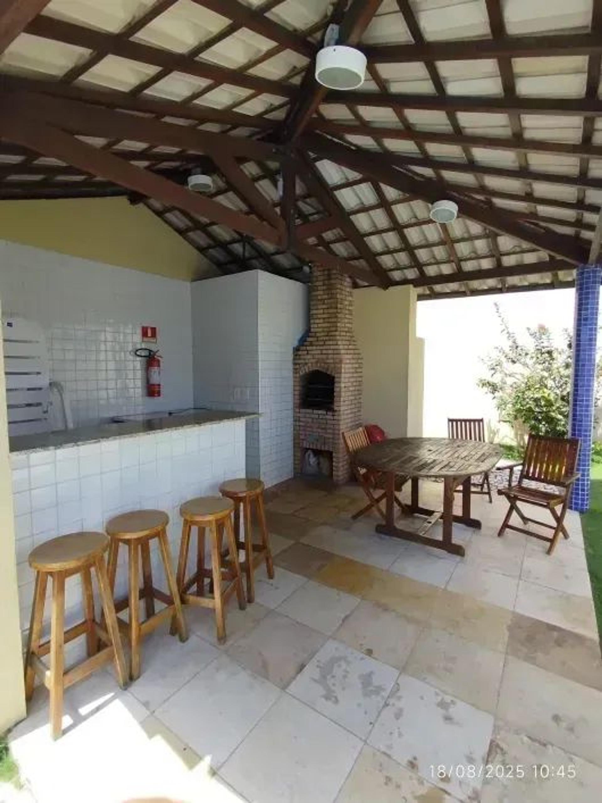 Aluga-SE Apartamento DE 03 Quartos NO PassarÉ Andar Alto