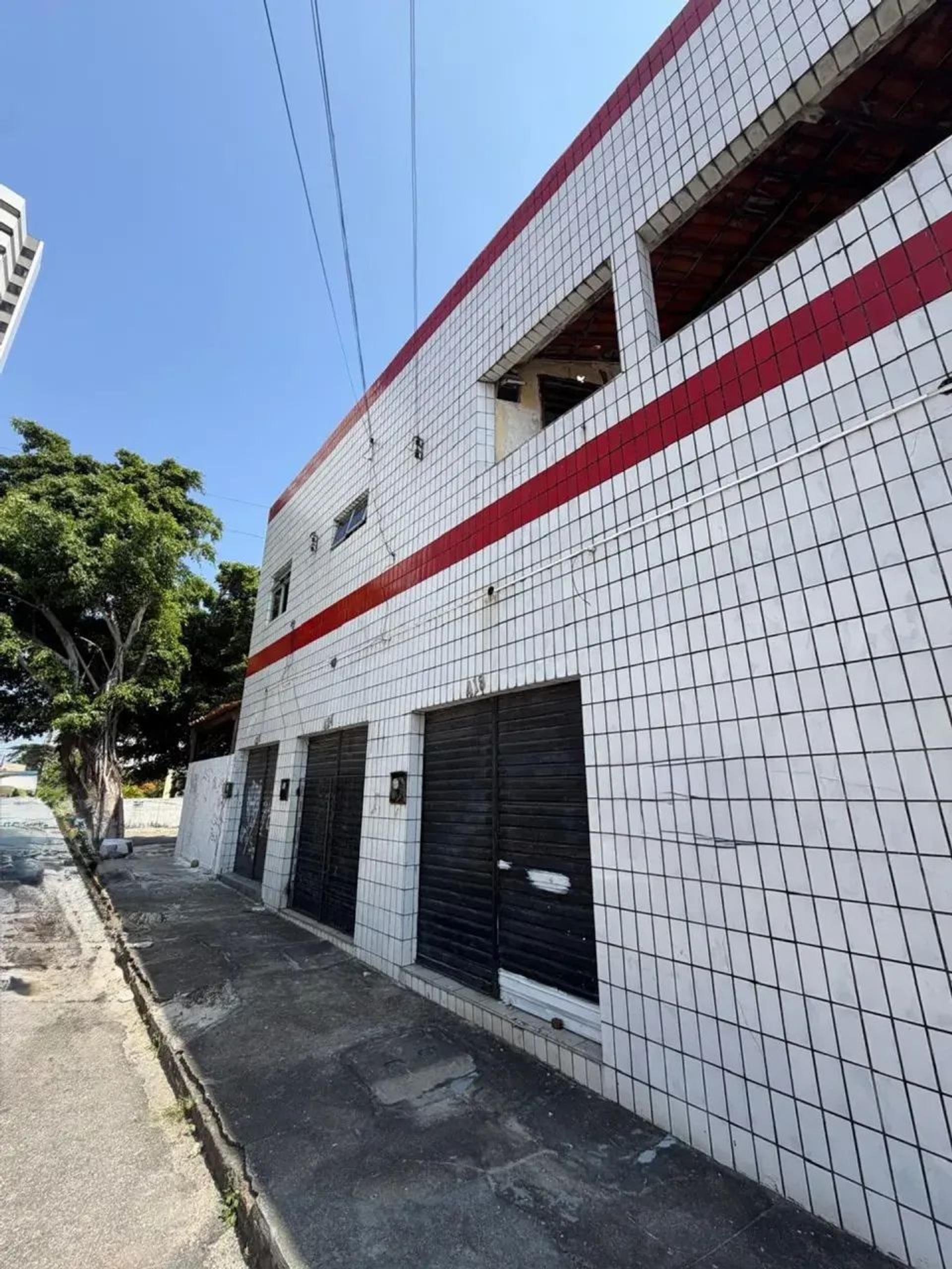 Imóvel Comercial De Esquina à Venda No Bairro de Fátima