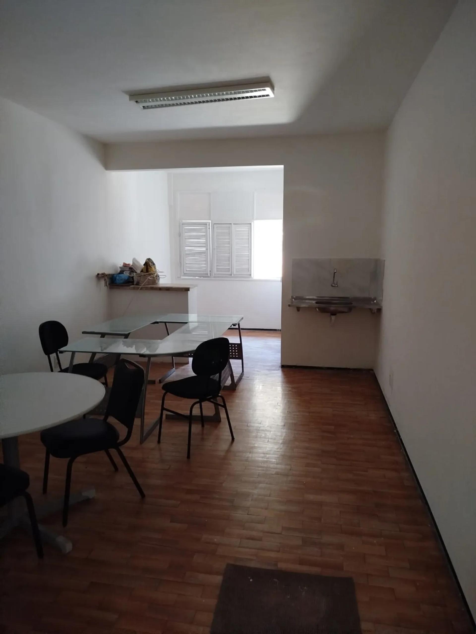 Kitnet na Rua Bárbara de Alencar, 540, Centro em Fortaleza, por R$ 800/Mês - Viva Real