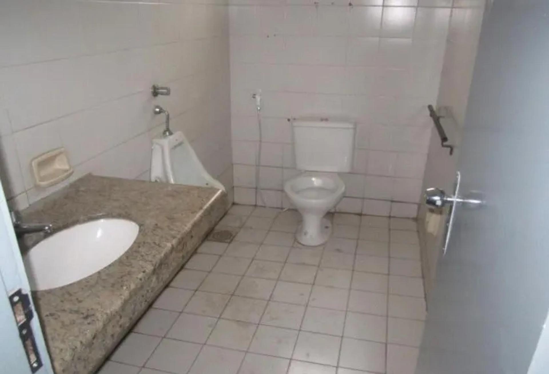 Prédio Comercial na Avenida General Osório de Paiva, 2, Parangaba em Fortaleza, por R$ 40.000/Mês - Viva Real