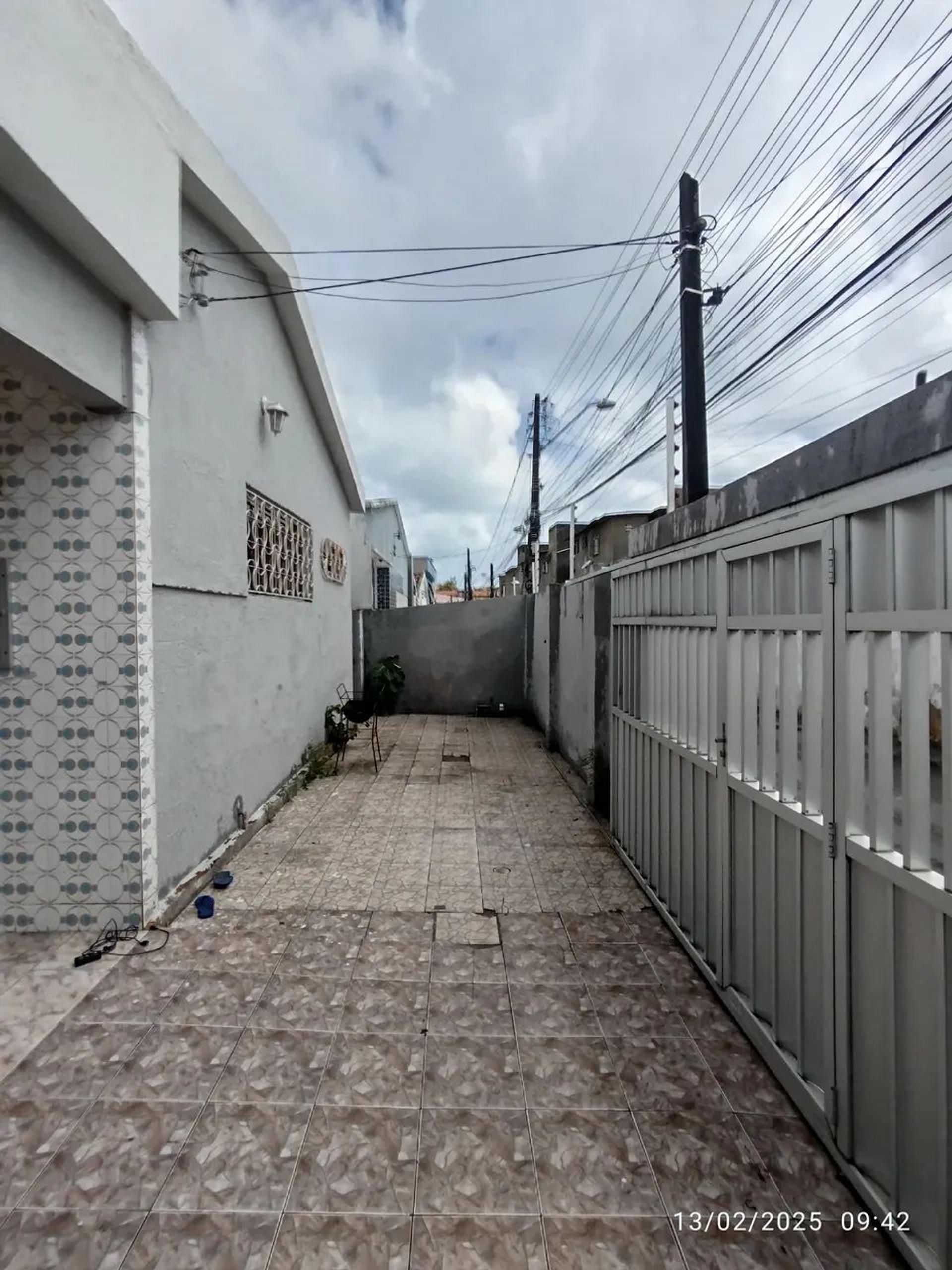 Vende-SE Casa NO Bairro Monte Castelo A 100M DA AV. Sargento Herminio