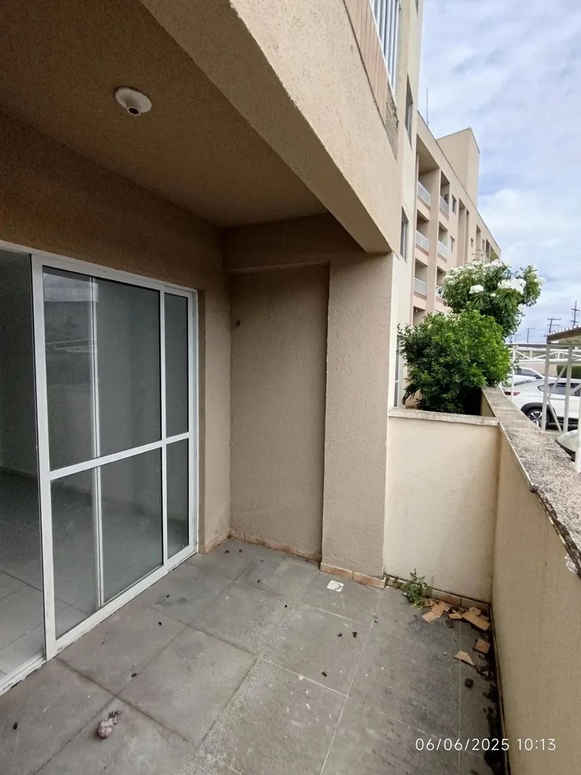 Vende-SE Apartamento DE 02 Quartos Com Elevador E Piscina NA Cajazeiras EM Fortaleza CearÁ
