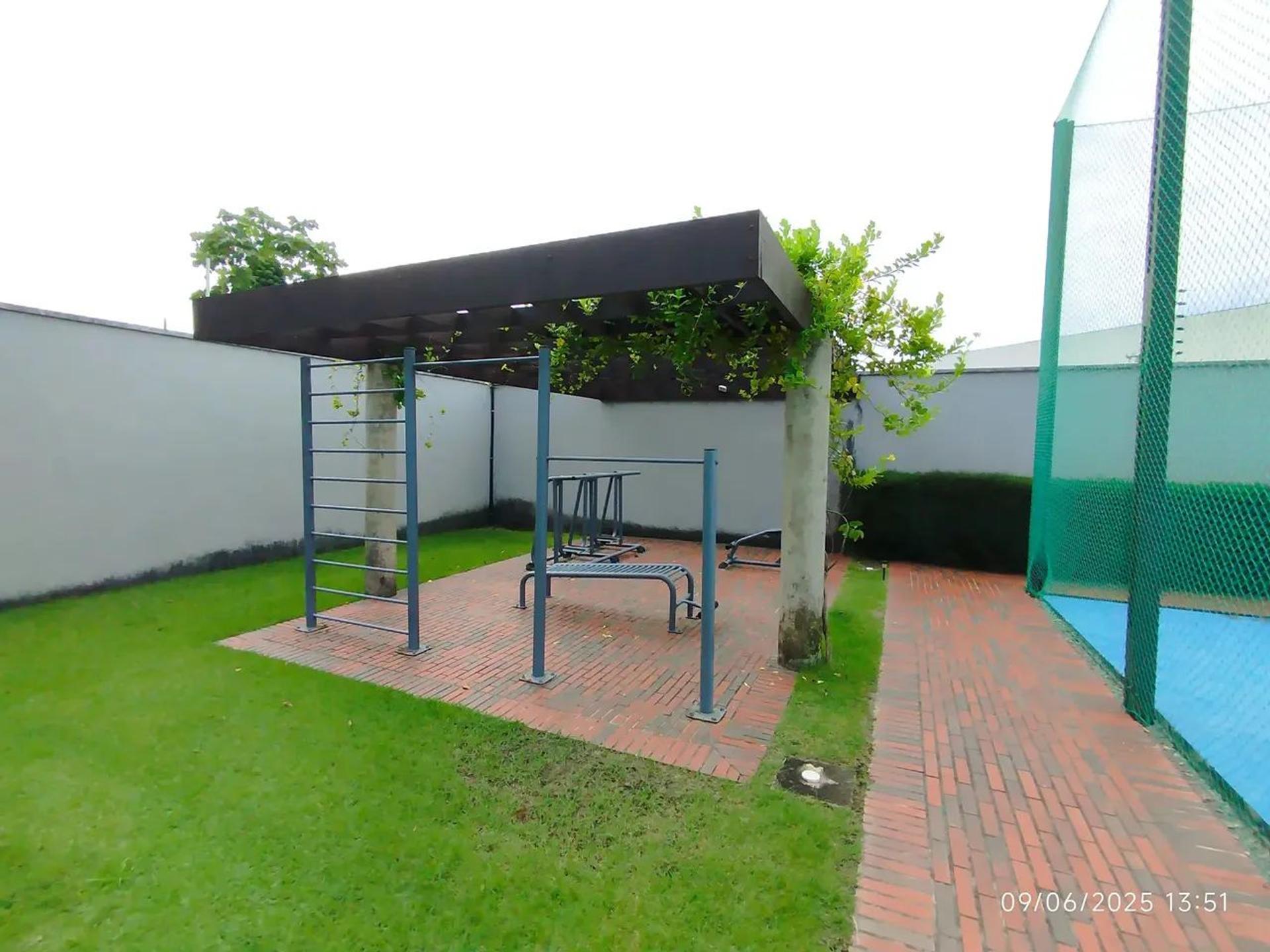 Vende-SE Casa Duplex Próximo AO Shopping DO Eusébio