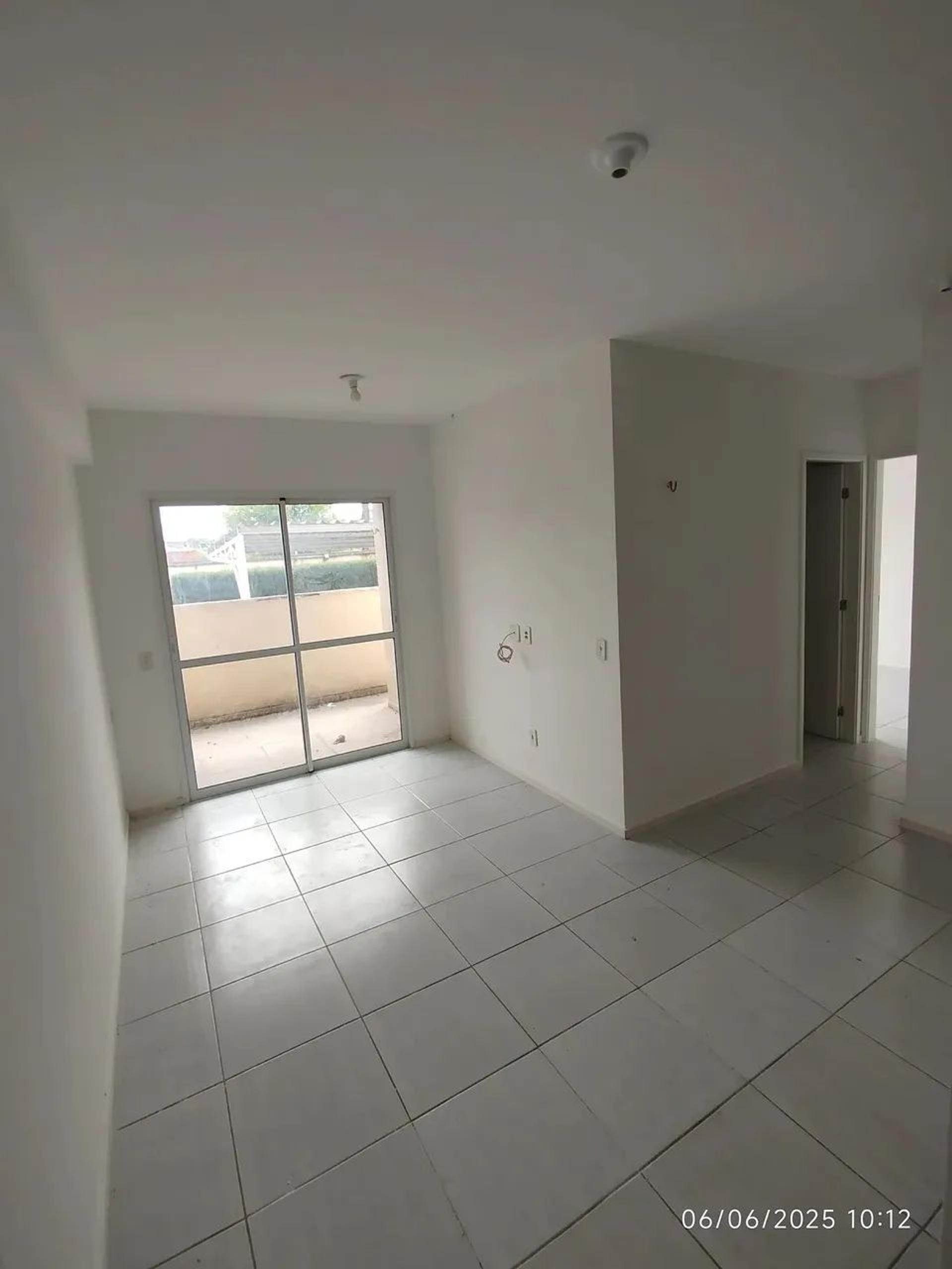Vende-SE Apartamento DE 02 Quartos Com Elevador E Piscina NA Cajazeiras EM Fortaleza CearÁ