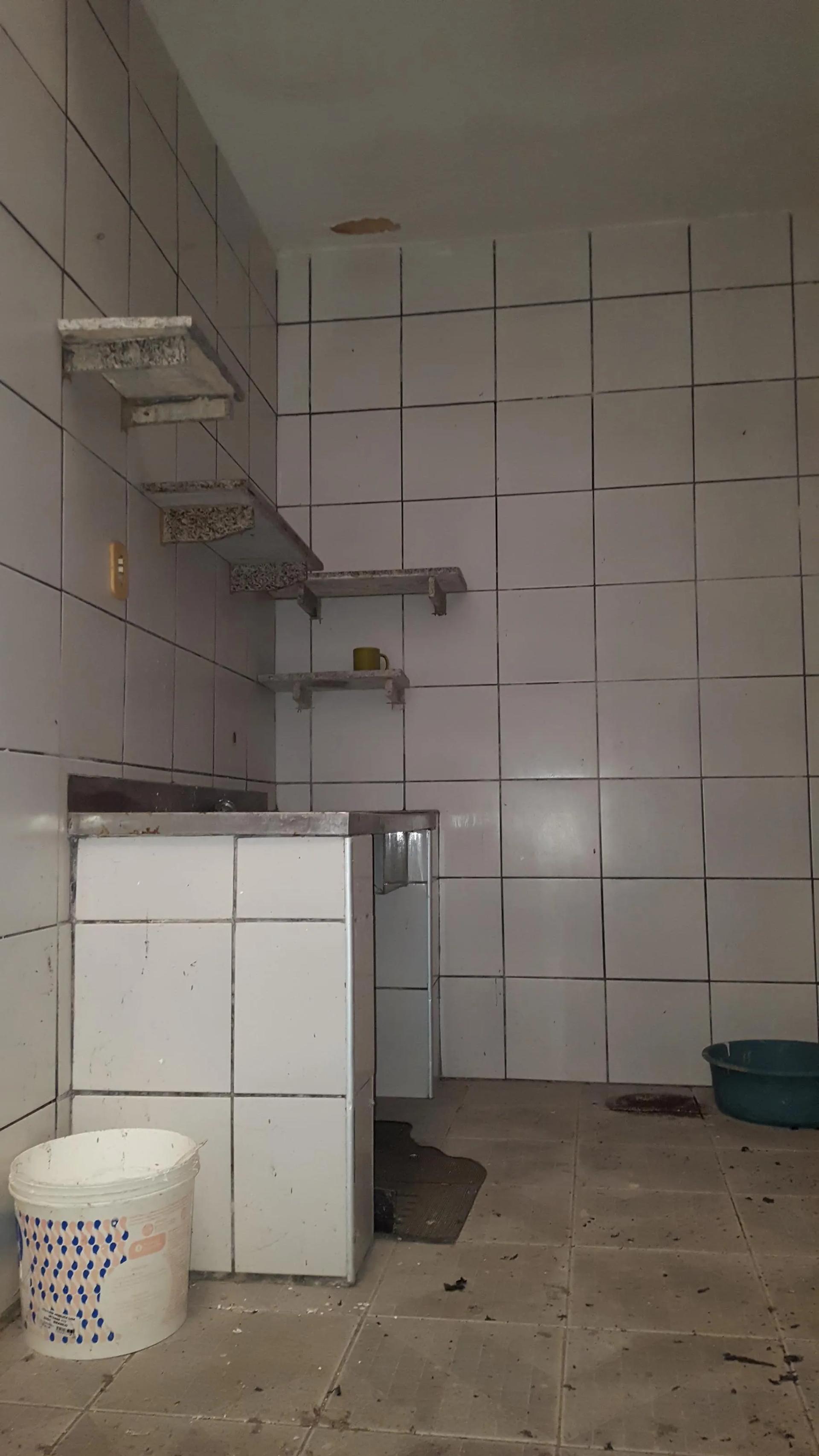 Prédio Comercial na Rua Fiscal Vieira, 3575, Joaquim Tavora em Fortaleza, por R$ 2.000/Mês - Viva Real