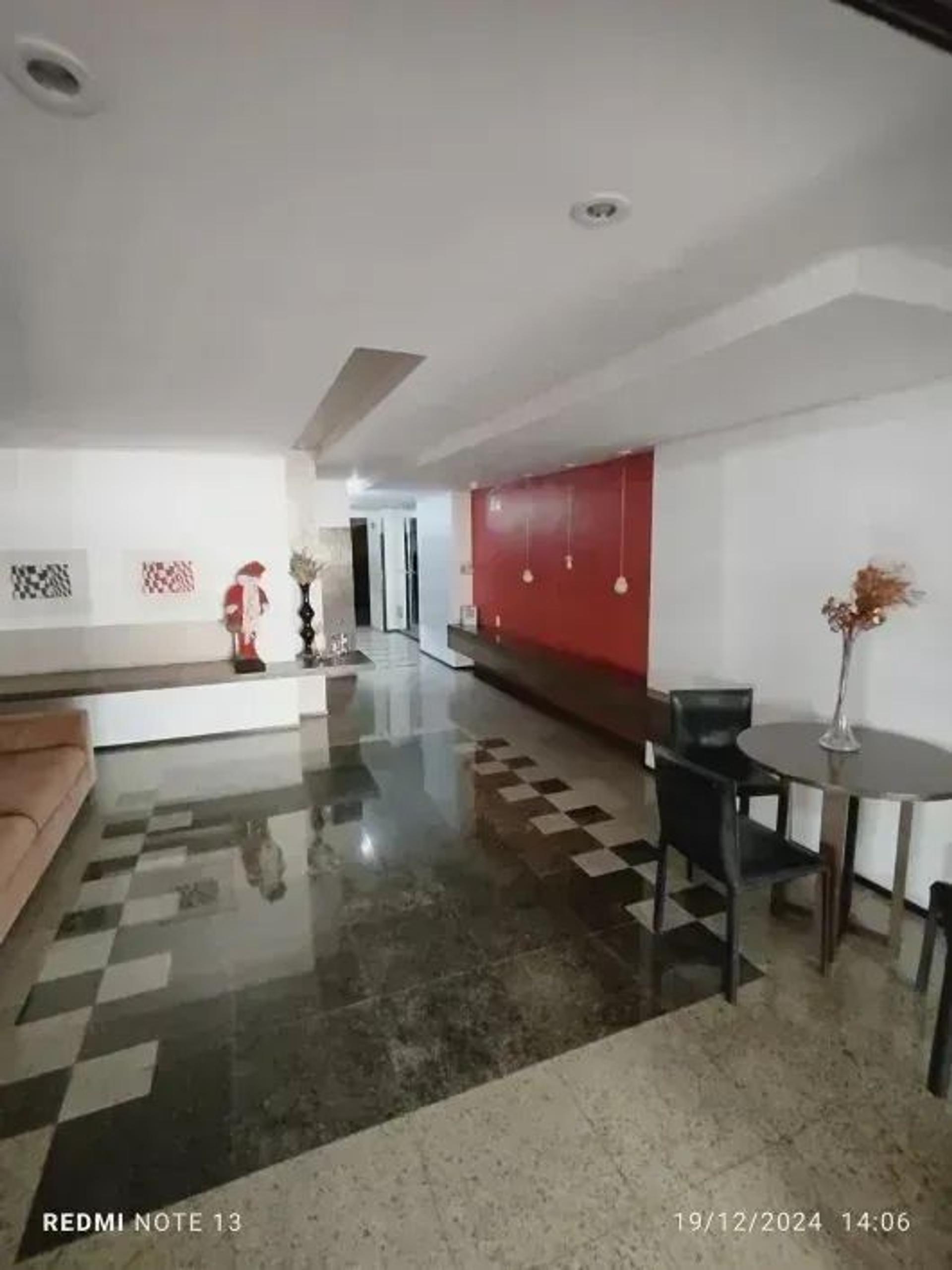 Imobiliaria Iguatu Trás UM Apartamento NO Bairro Meireles