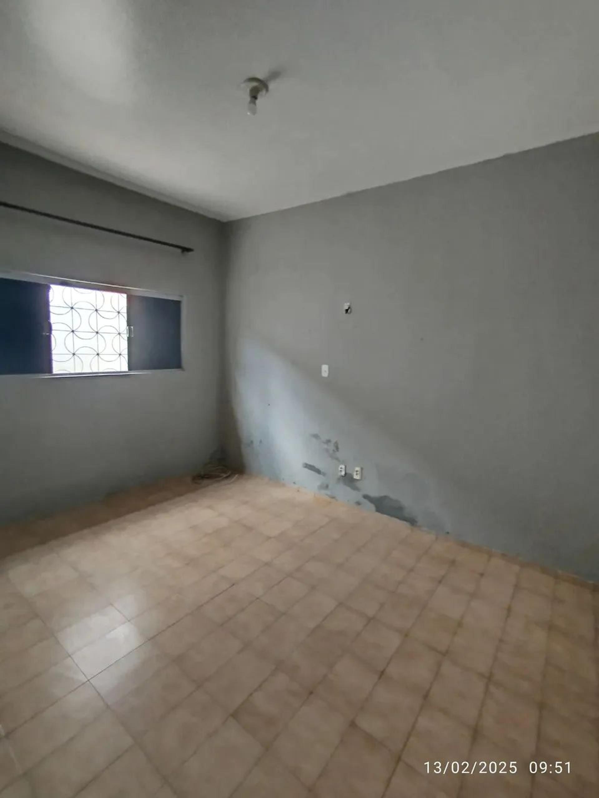 Vende-SE Casa NO Bairro Monte Castelo A 100M DA AV. Sargento Herminio