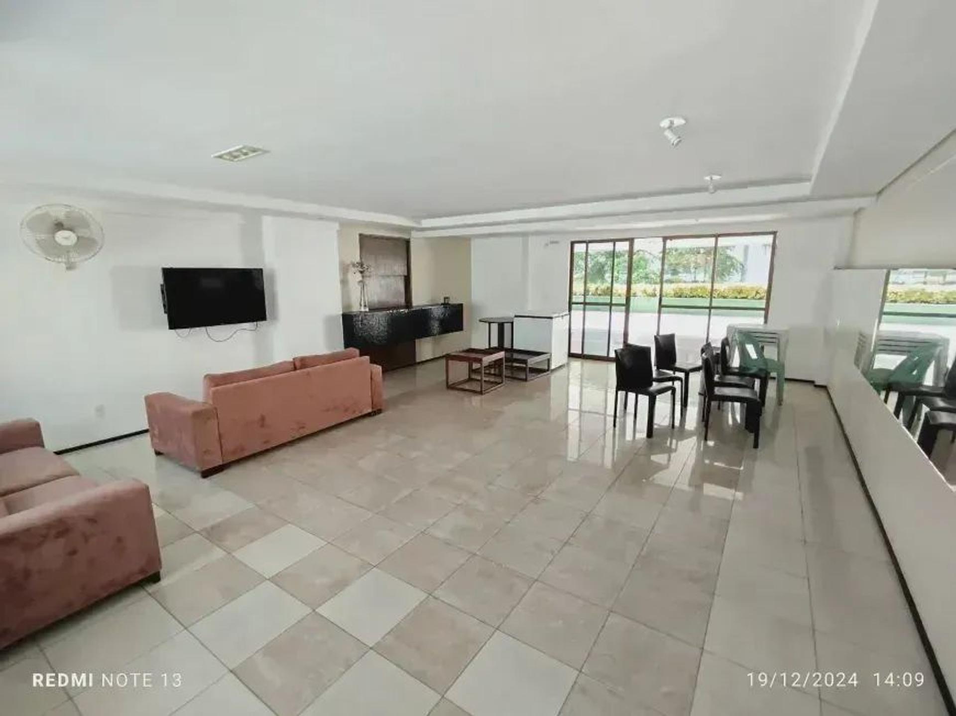 Imobiliaria Iguatu Trás UM Apartamento NO Bairro Meireles
