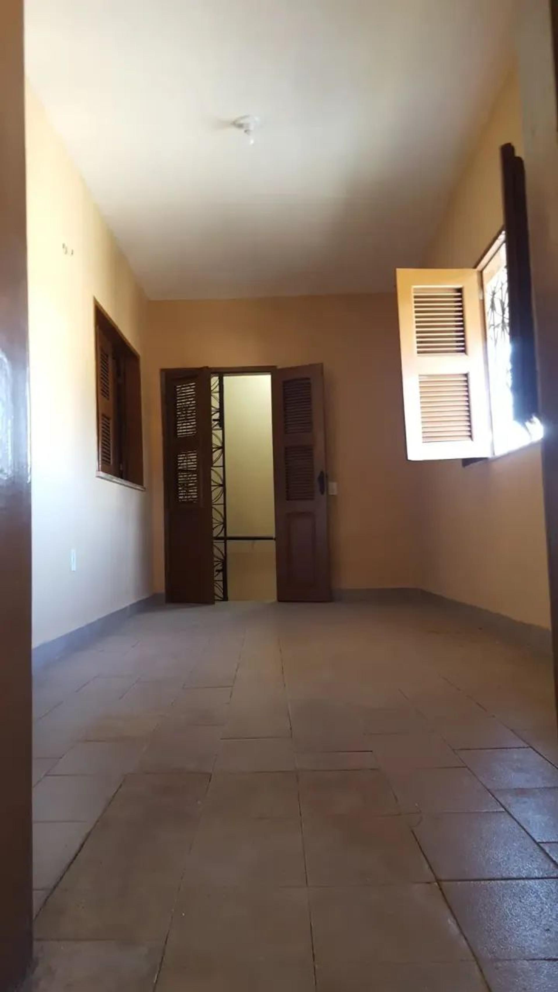 Aluga- SE Casa Altos Com 04 Quartos NO Damas EM Fortaleza