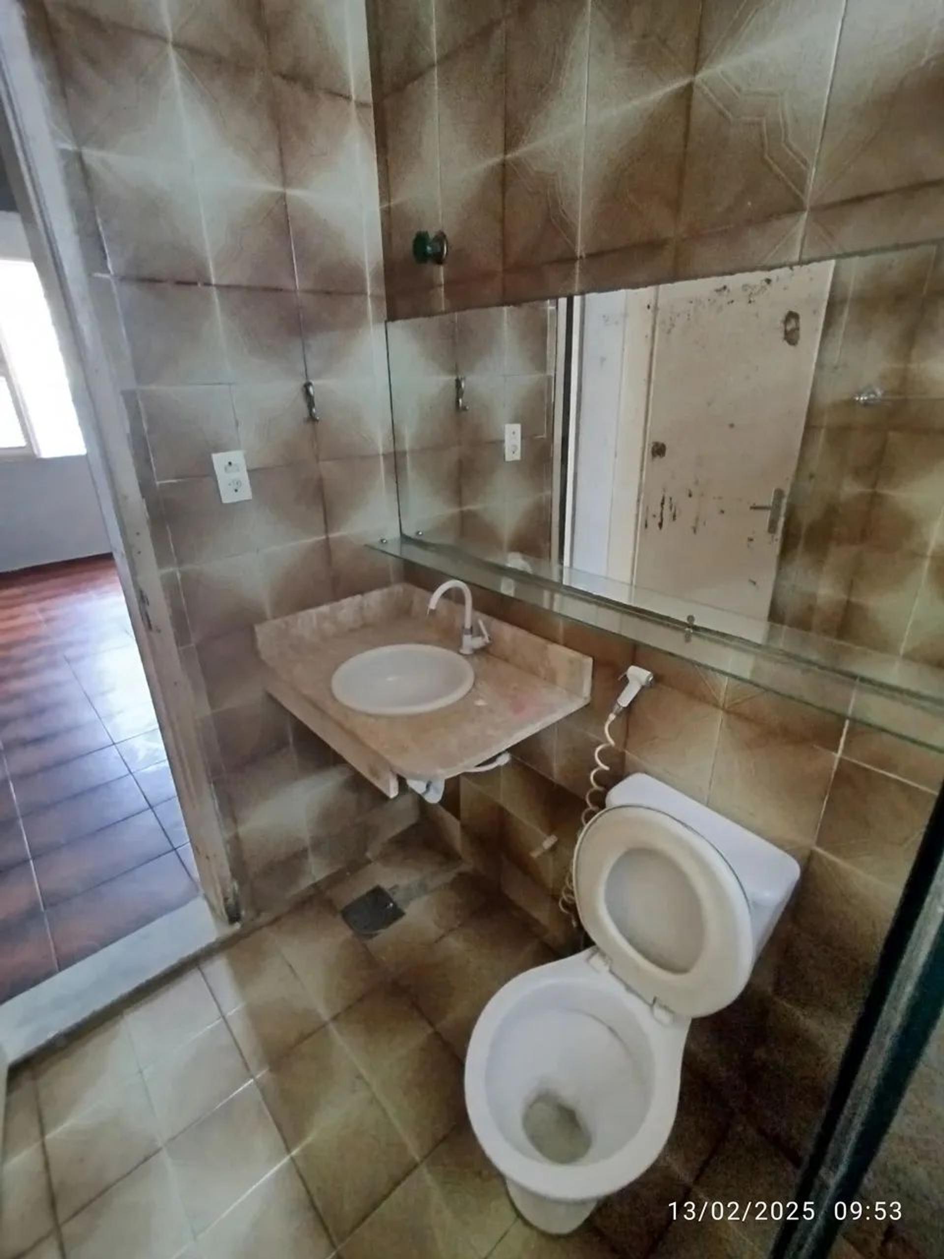 Vende-SE Casa NO Bairro Monte Castelo A 100M DA AV. Sargento Herminio