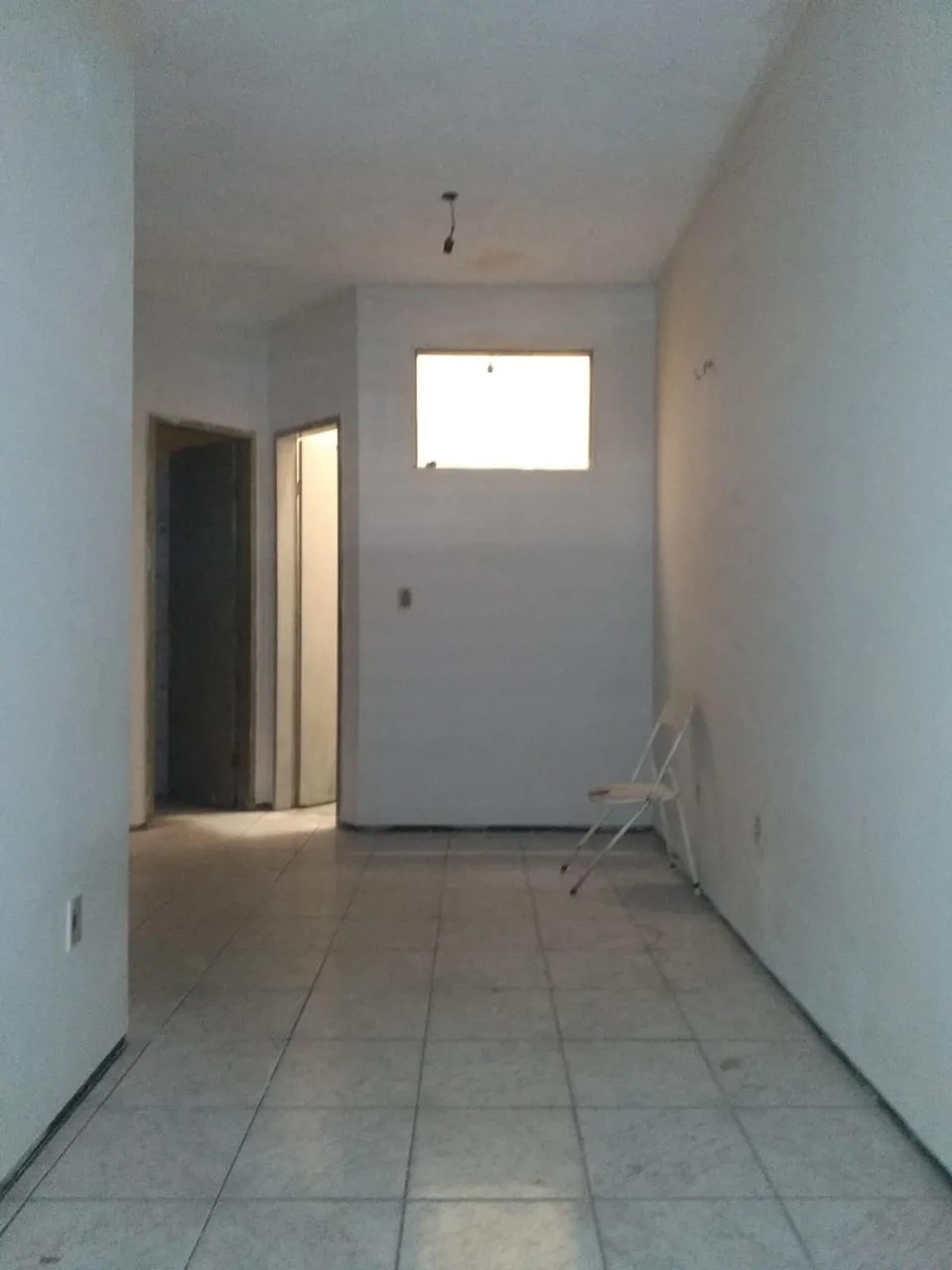 Sala Comercial na Avenida Américo Barreira, 5712, Demócrito Rocha em Fortaleza, por R$ 400/Mês - Viva Real