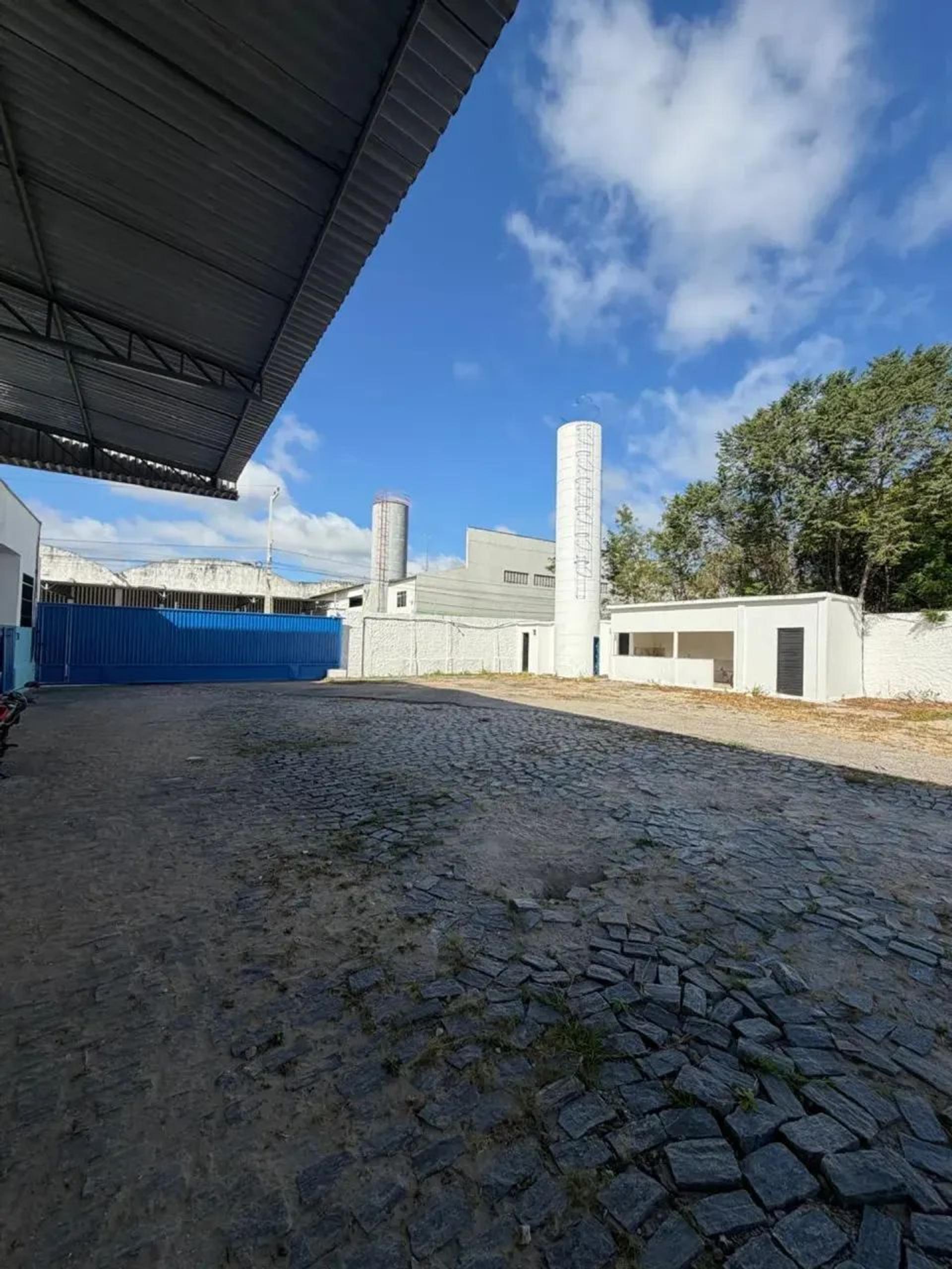 Aluga-Se Galpão Próximo À BR 116
