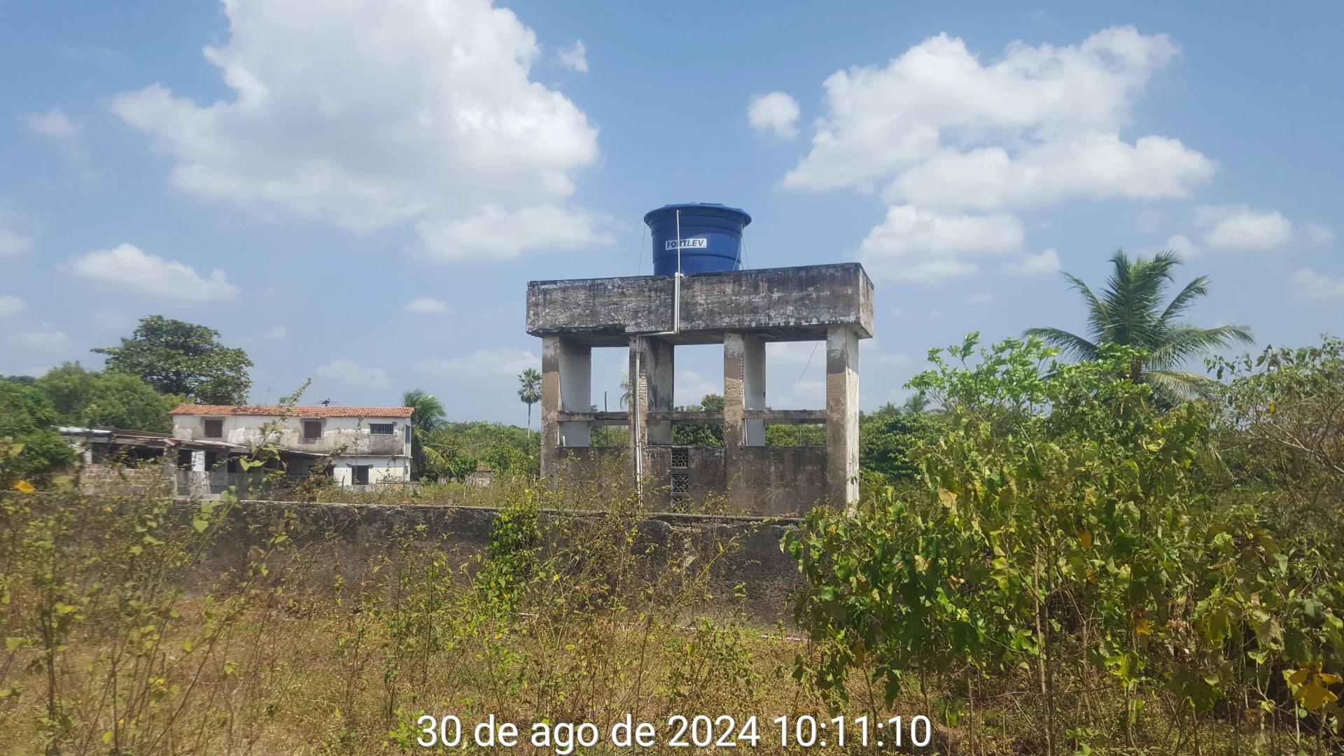Lote/Terreno na Avenida Manoel Feliciano de Lima, SN, Camara em Aquiraz, por R$ 1.500/Mês - Viva Real