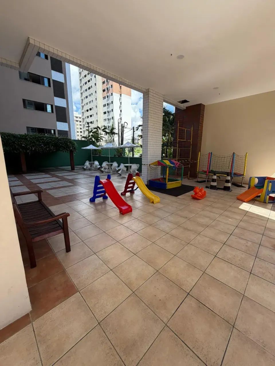 Apartamento Para Alugar No Meireles Com 03 Suítes