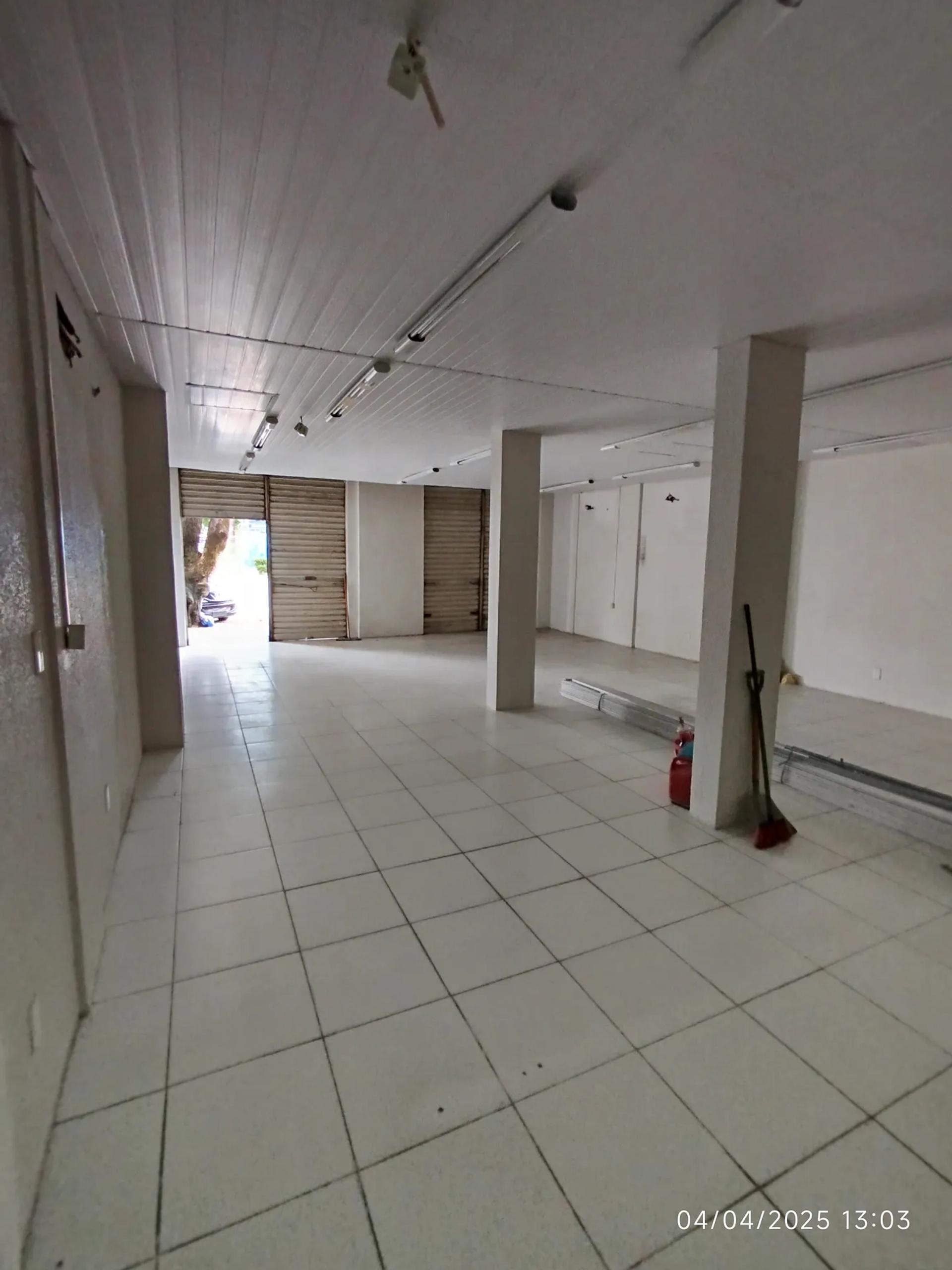 Ponto Comercial na Avenida João Pessoa, Couto Fernandes em Fortaleza, por R$ 2.360/Mês - Viva Real