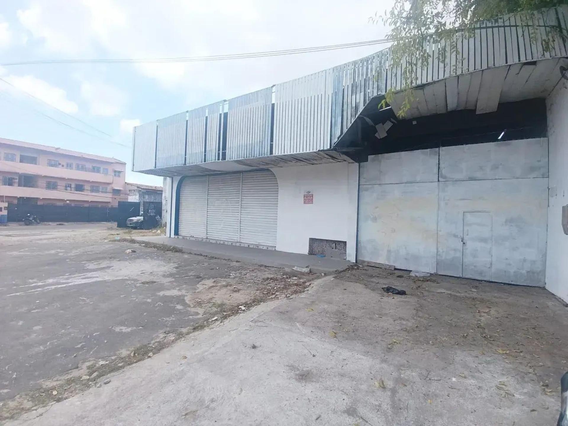 Imóvel para aluguel e venda tem 300 metros quadrados em Serrinha - Fortaleza - CE