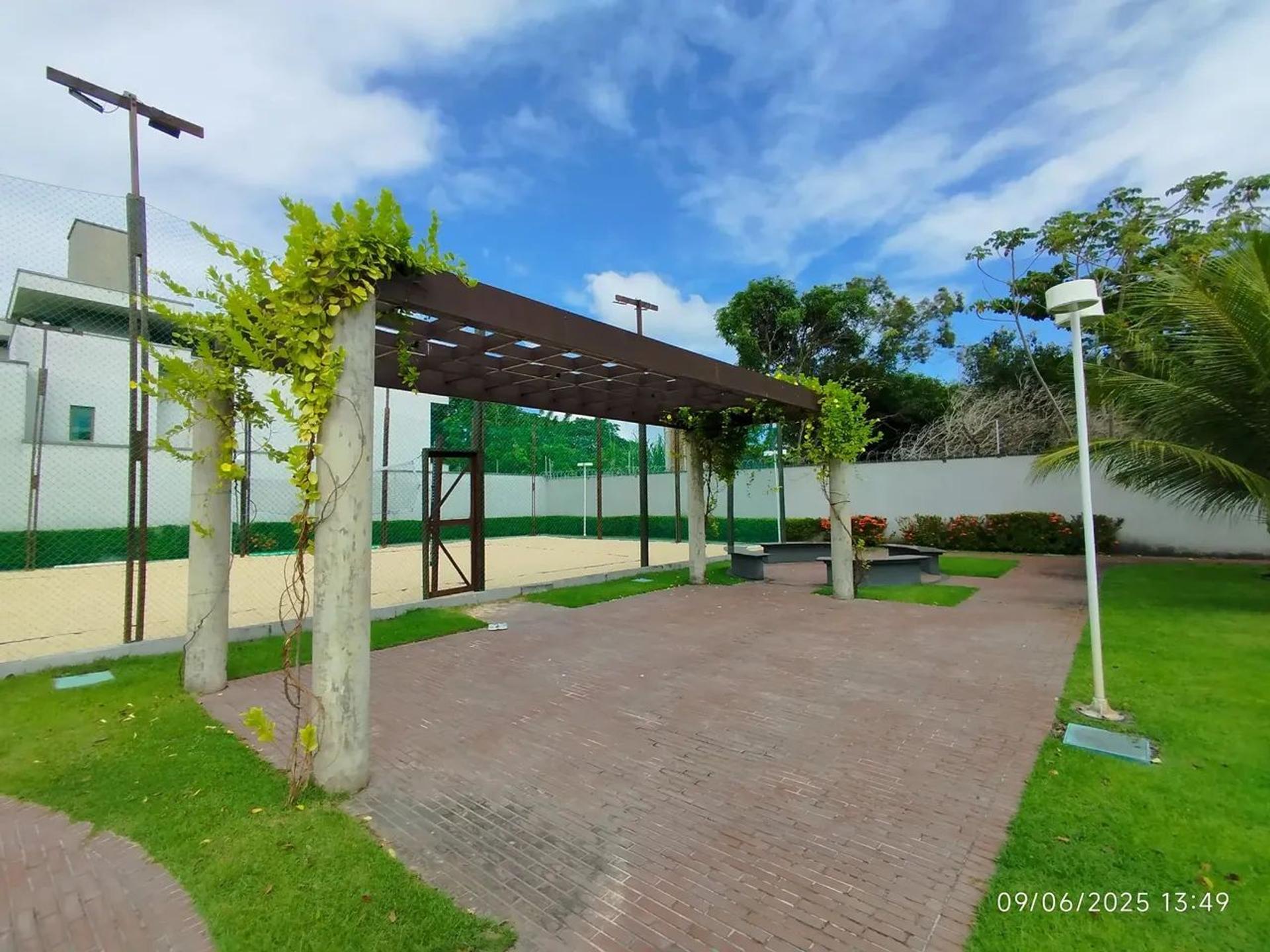 Vende-SE Casa Duplex Próximo AO Shopping DO Eusébio