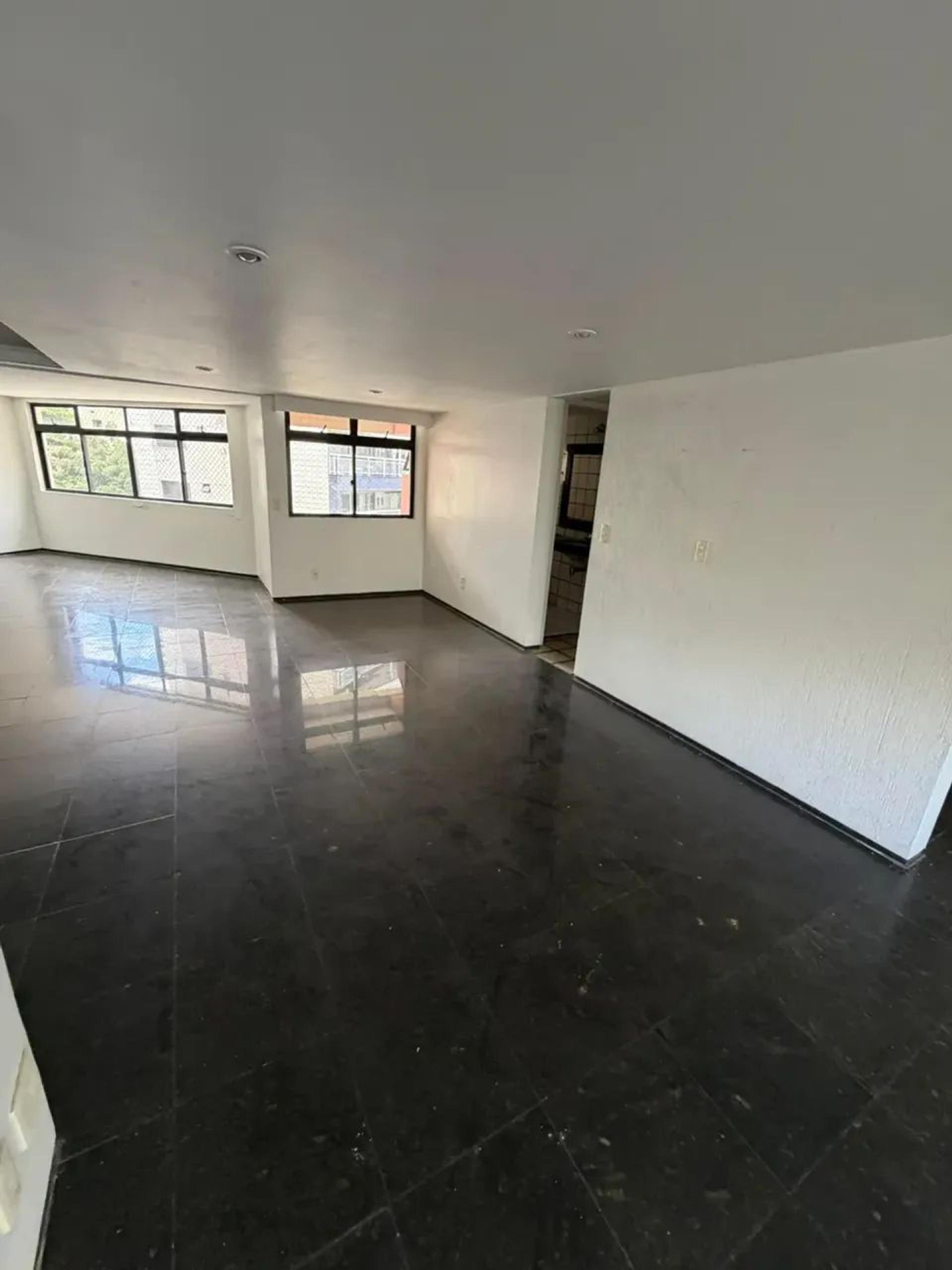 Apartamento À Venda No Meireles