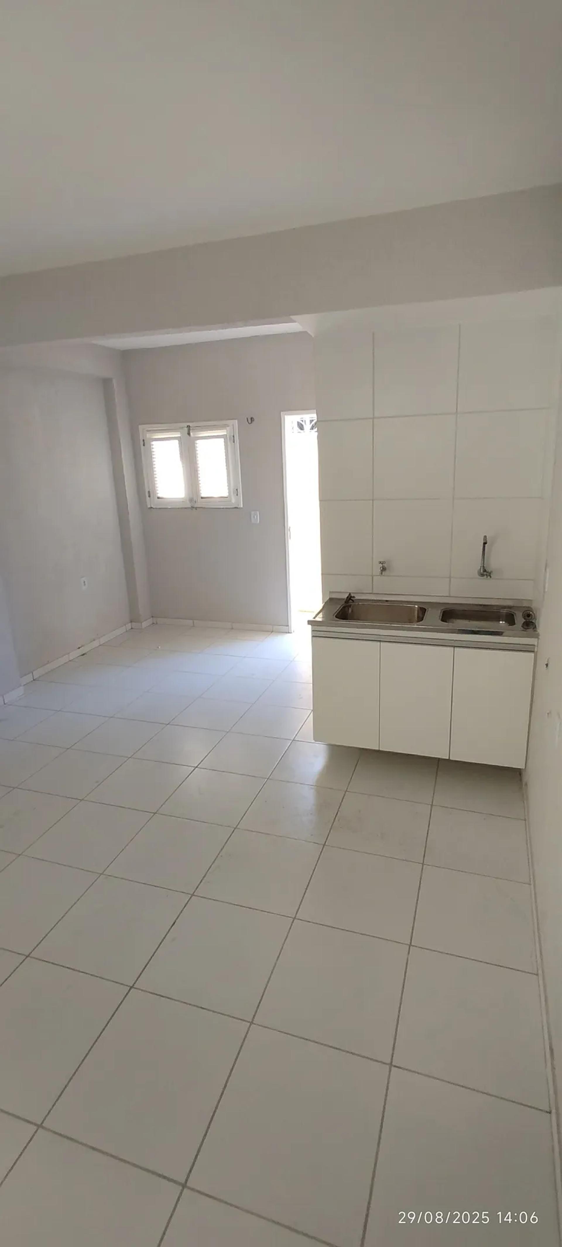 Apartamento na Rua Gonçalves Ledo, 1500, Joaquim Tavora em Fortaleza, por R$ 800/Mês - Viva Real