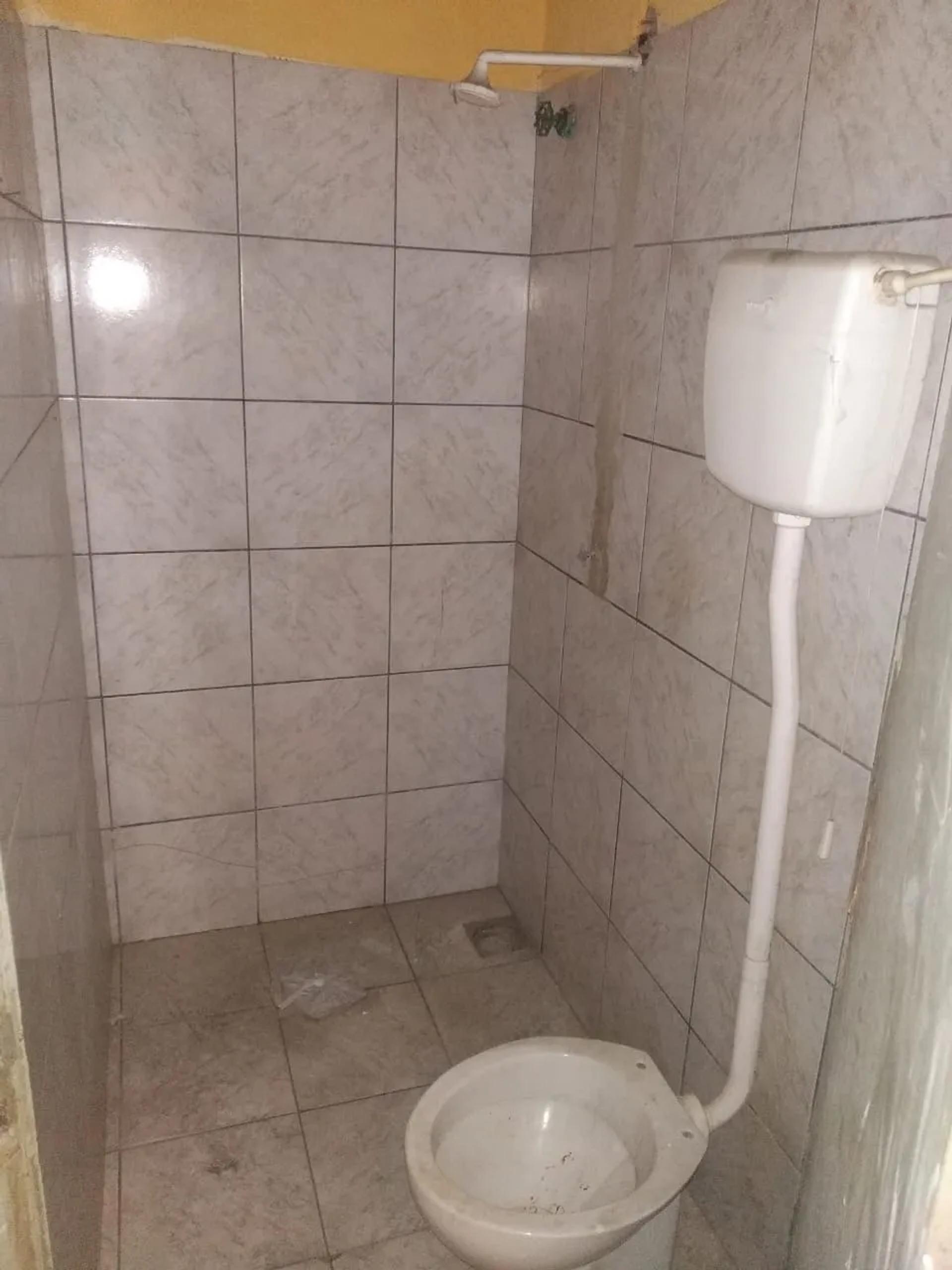 Sala Comercial na Avenida Américo Barreira, 5712, Demócrito Rocha em Fortaleza, por R$ 400/Mês - Viva Real