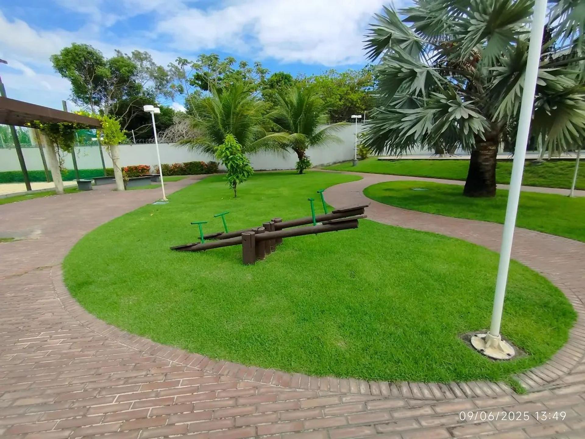 Vende-SE Casa Duplex Próximo AO Shopping DO Eusébio