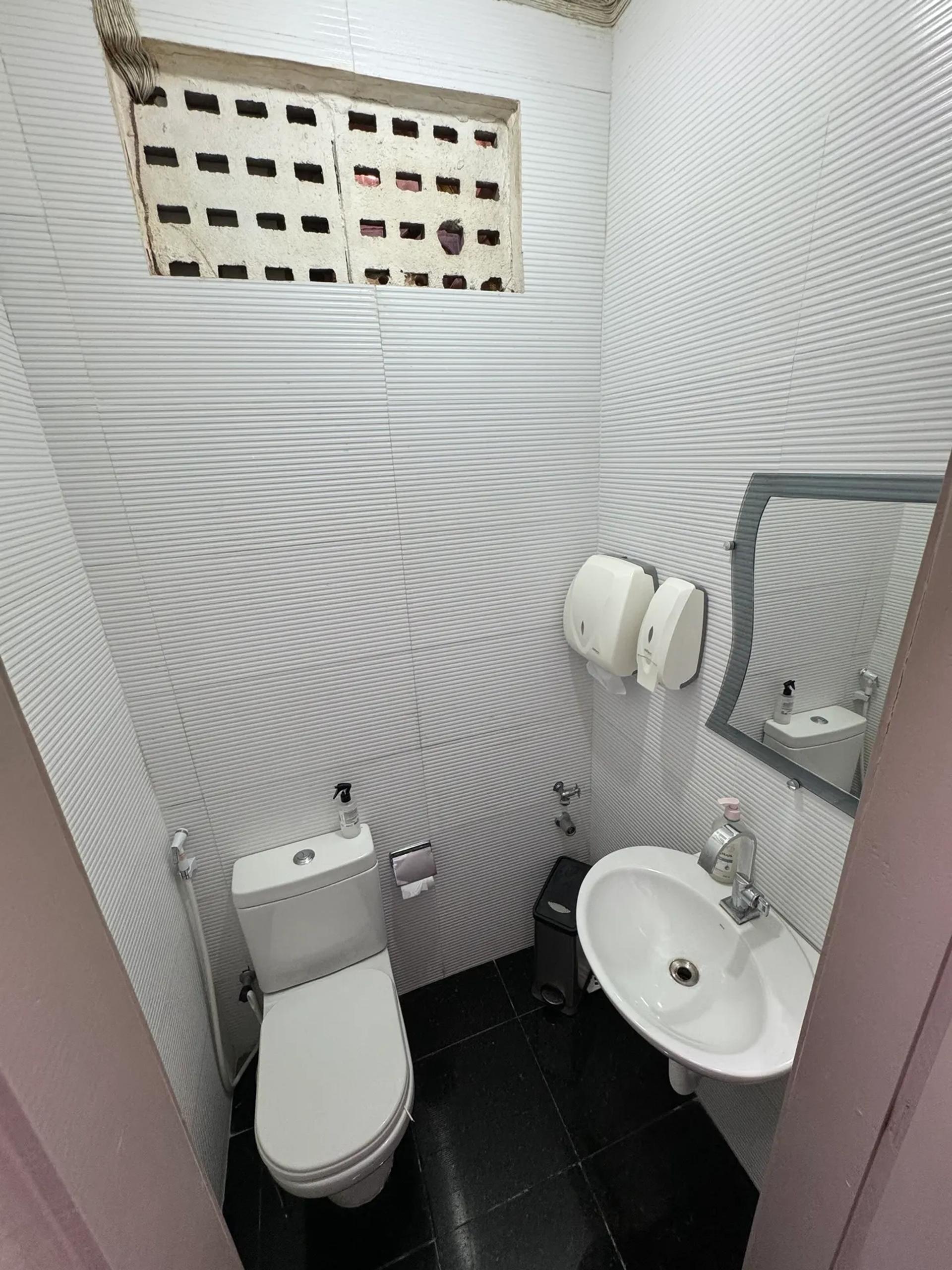 Consultório na Avenida Jovita Feitosa, 2816, Parquelândia em Fortaleza, por R$ 750/Mês - Viva Real