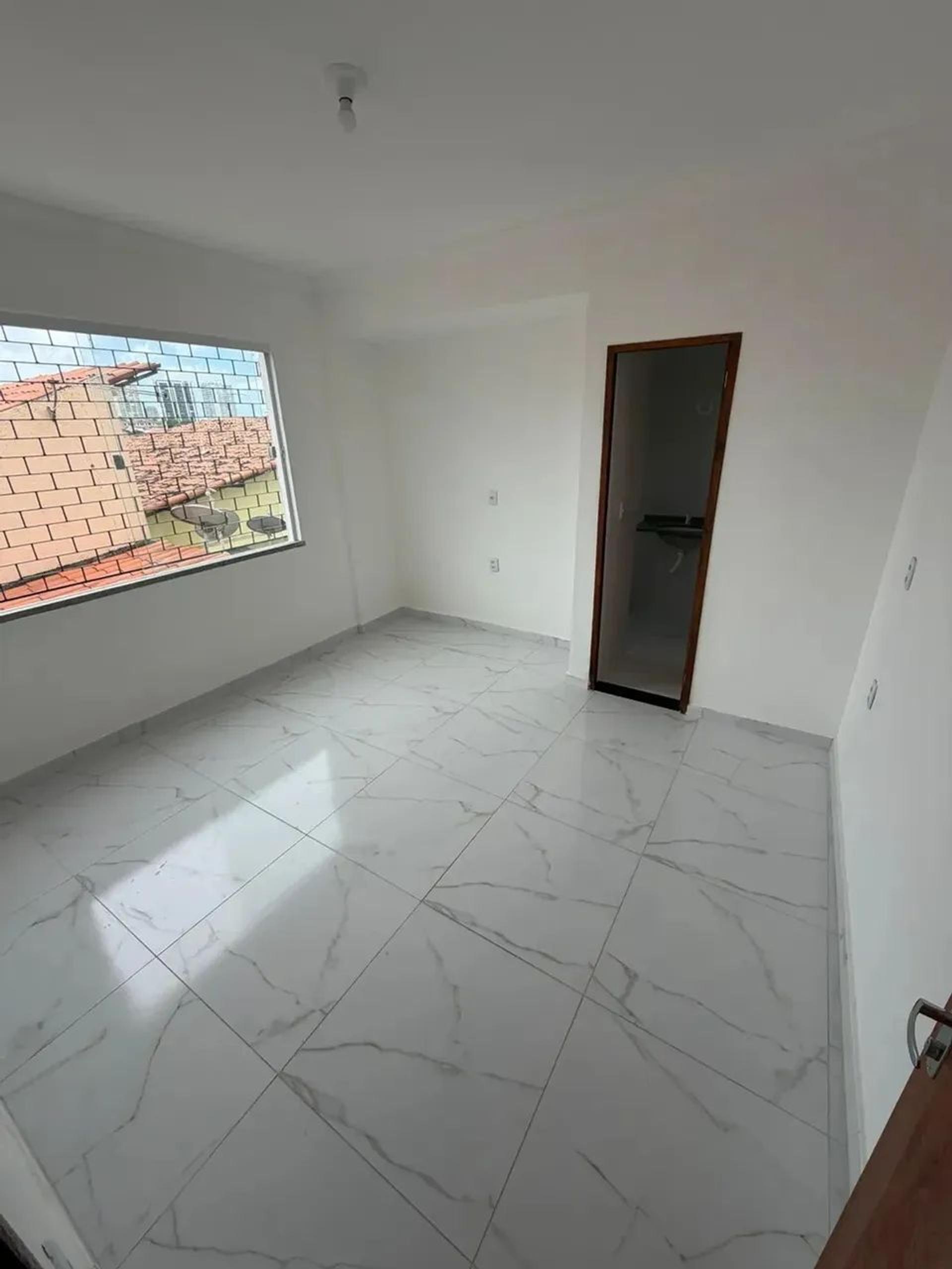 Vende-Se Apartamento Na Parquelândia Próx. à Jovita Feitosa