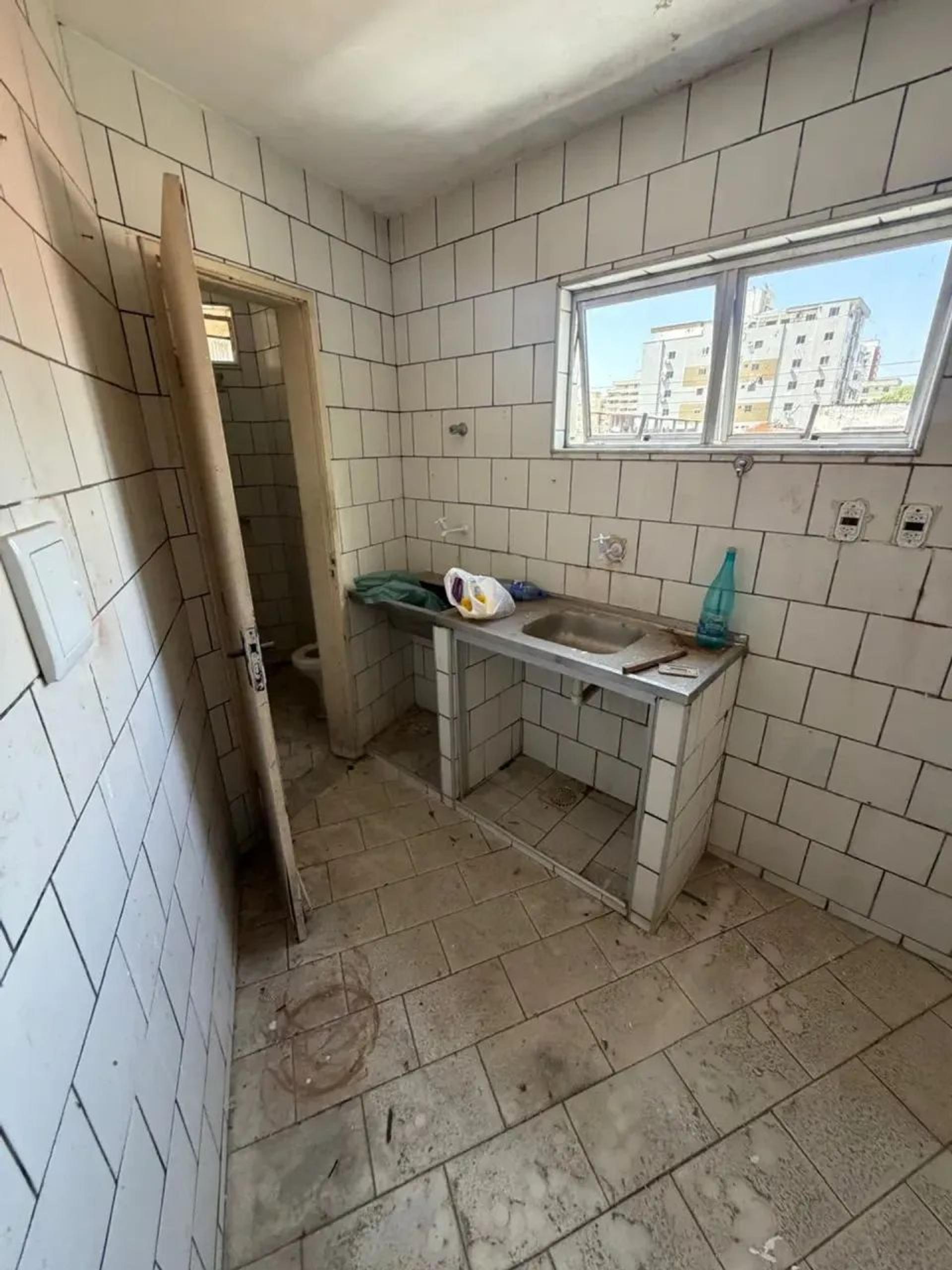 Imóvel Comercial De Esquina à Venda No Bairro de Fátima