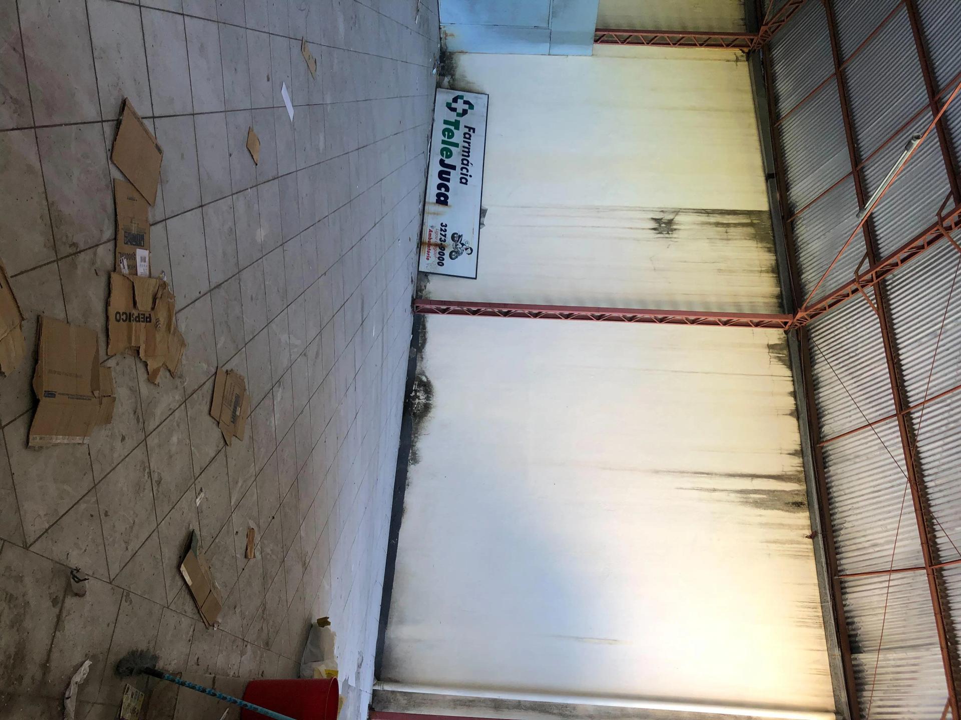 Galpão/Depósito/Armazém na Avenida Antônio Sales, 1530, Joaquim Tavora em Fortaleza, por R$ 5.000/Mês - Viva Real